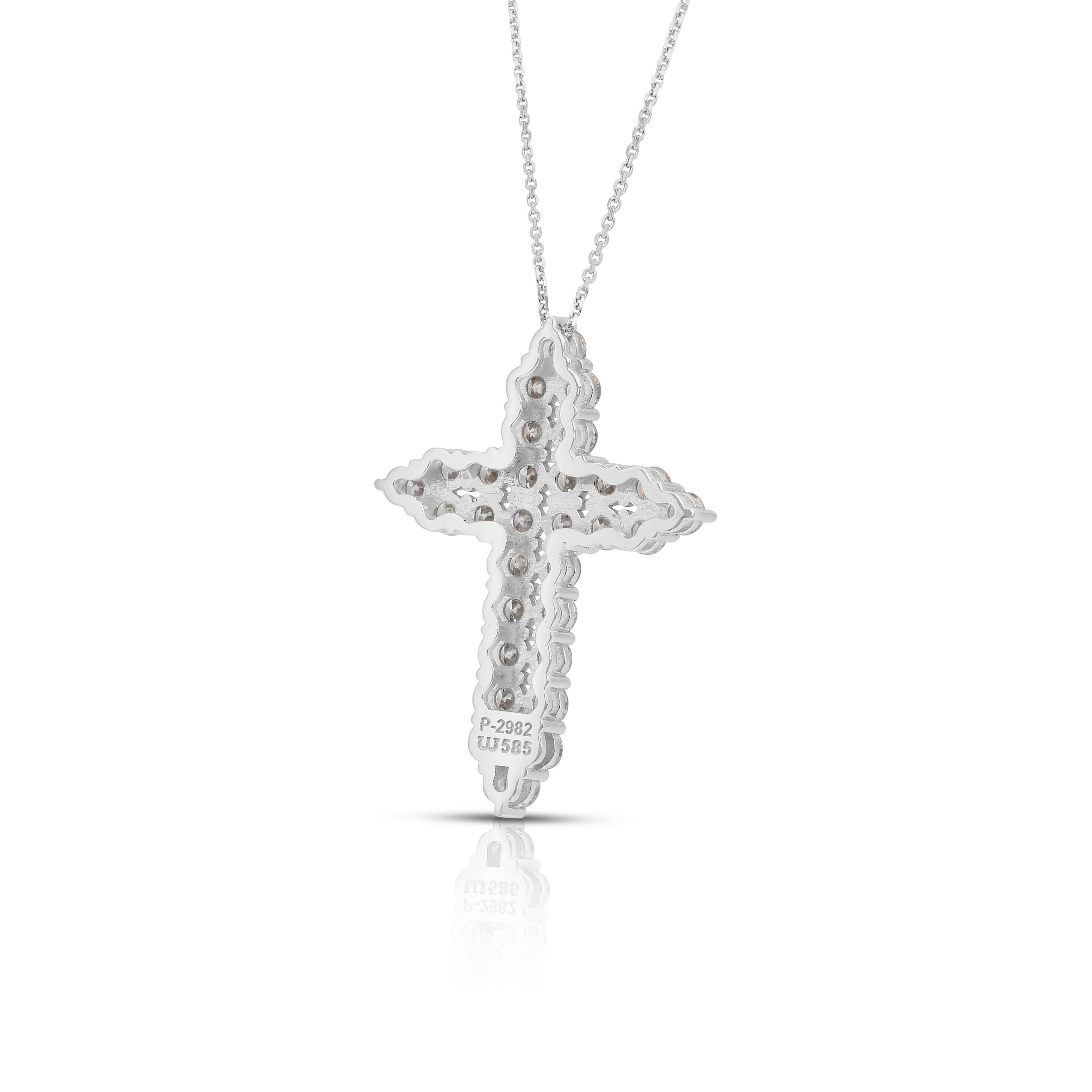 Splendida collana di diamanti da 3,88 carati con ciondolo a croce in oro bianco 18 carati in vendita 4
