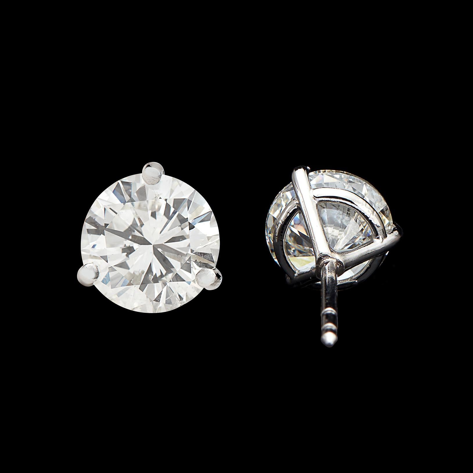 Stunning 4.04 Carat Round Brilliant Diamond Stud Earrings In Excellent Condition In San Francisco, CA