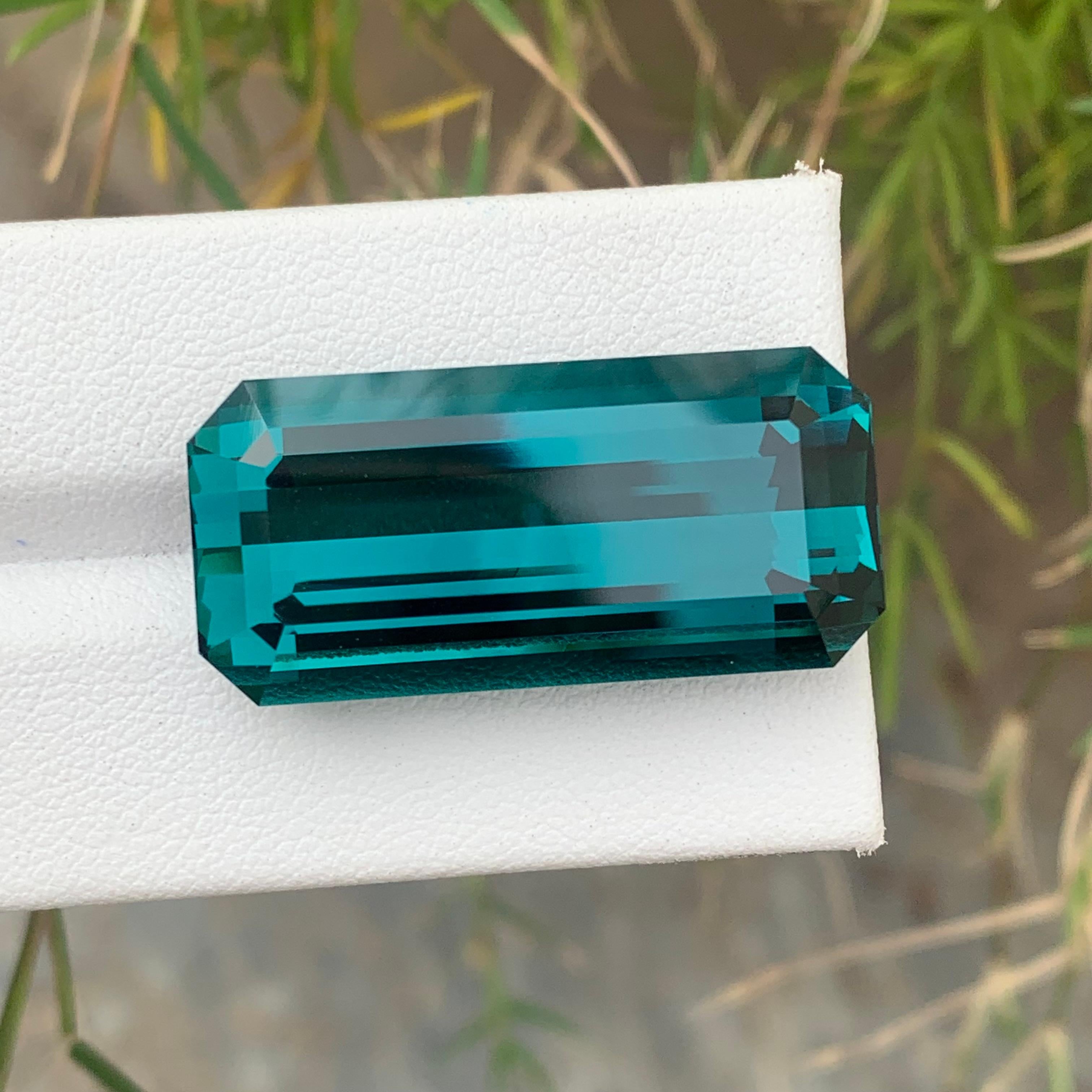 Stunning 40.80 Carat Natural Loose Blue Indicolite Tourmaline for Necklace Jewel For Sale 3
