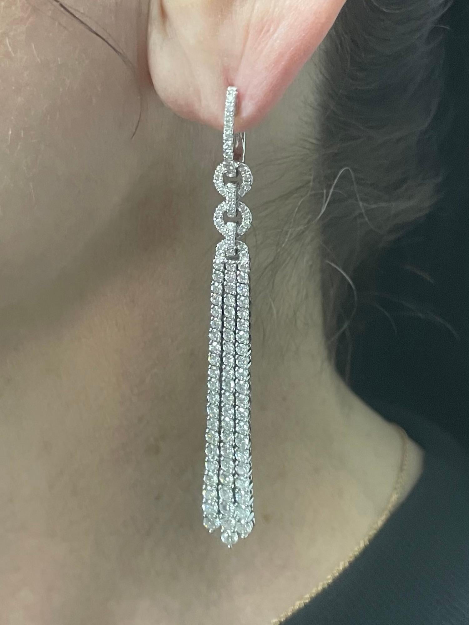 Brilliant Cut Stunning 4.35 Carat Diamond and 18k White Gold Tassel Drop Earrings For Sale