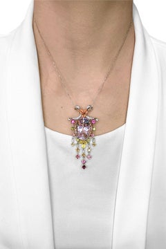 Splendido ciondolo con Kunzite e pietre multiple da 44,65 carati in oro bianco 18K