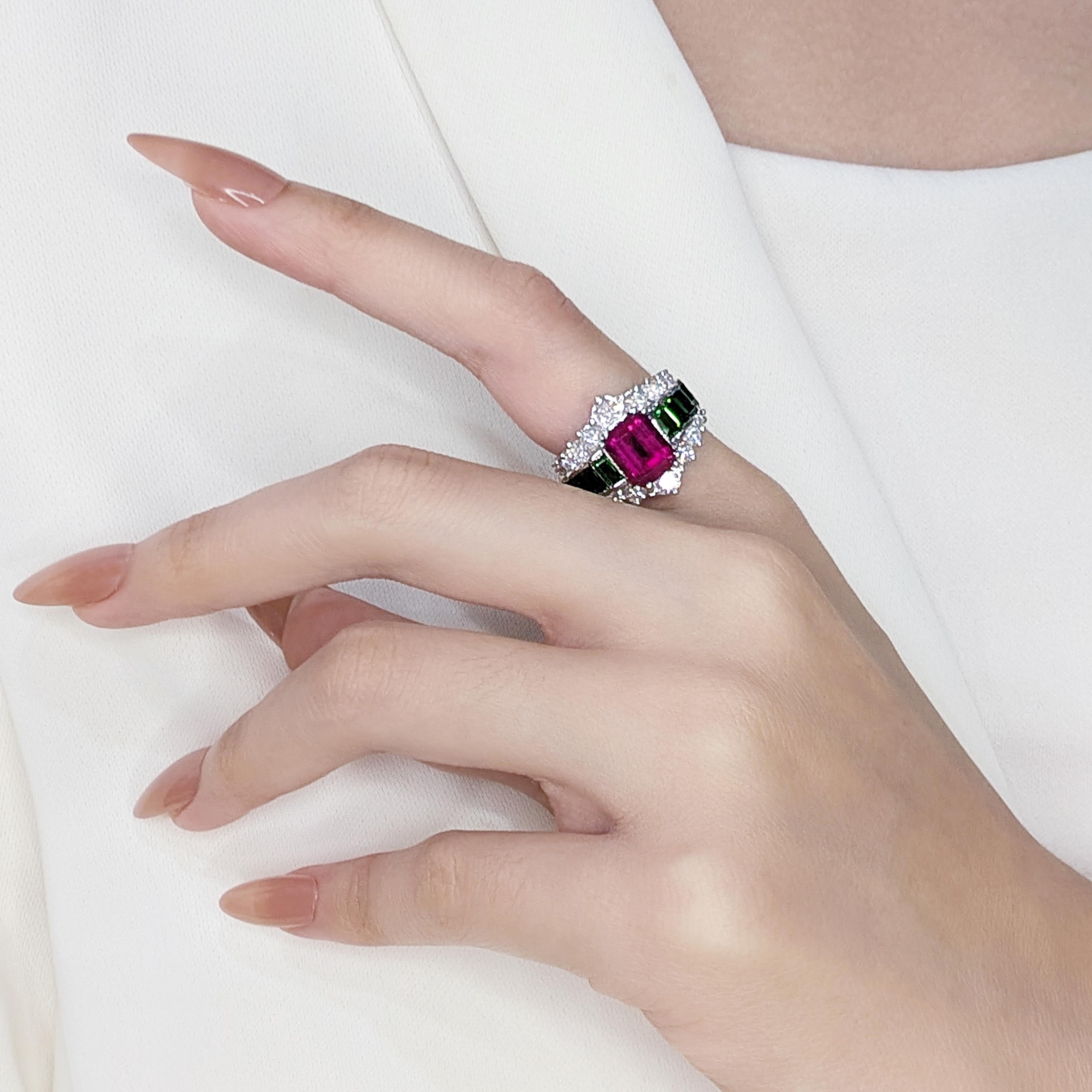 Stunning 4.66ct Tourmaline, Tsavorite, & Diamonds Ring in 18K White Gold For Sale 3