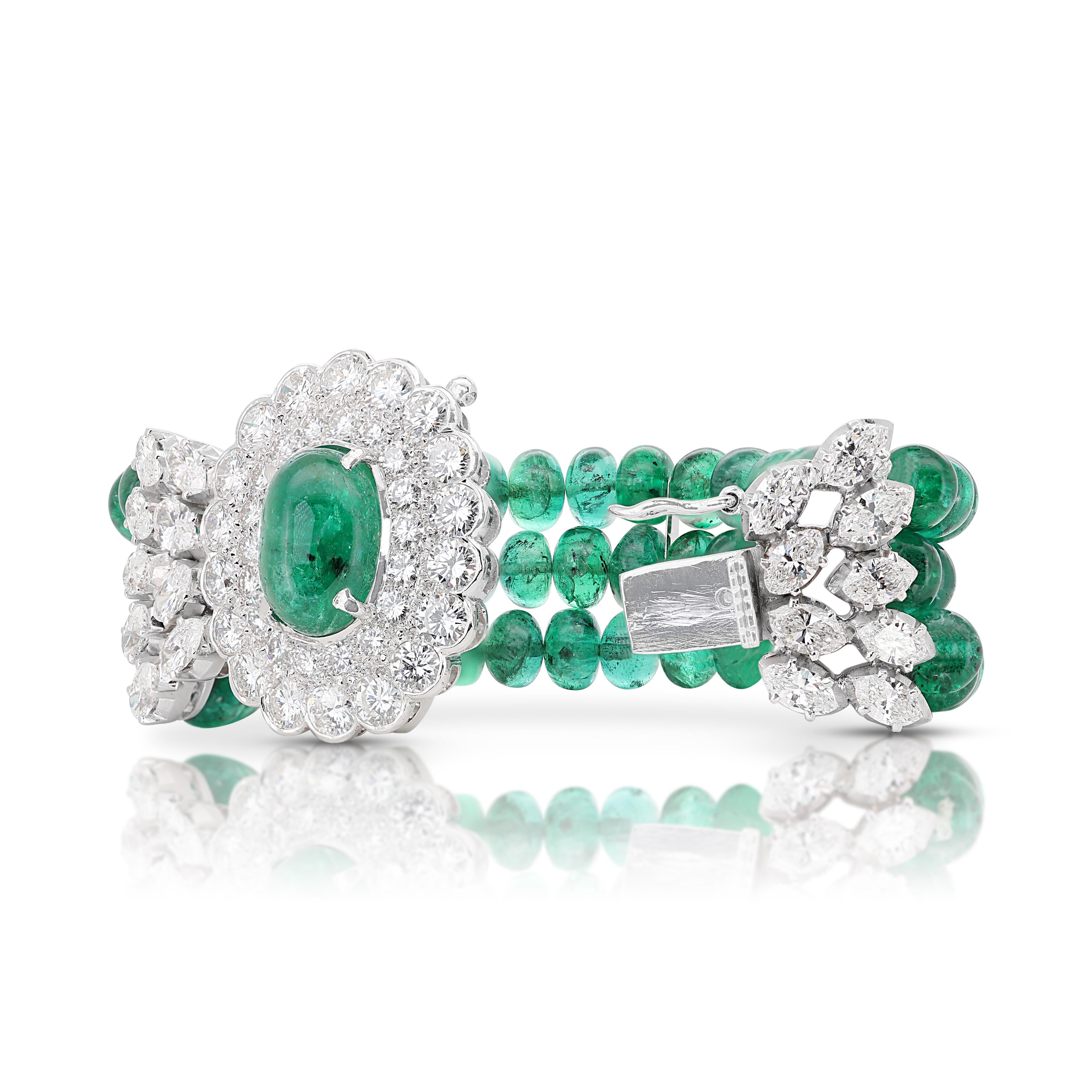 Stunning 4.76ct Emerald Bracelet with Diamonds in 18K White Gold  In Excellent Condition For Sale In רמת גן, IL
