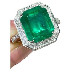 Stunning 4.83ct Emerald 0.38ct Diamond Halo Engagement Ring in 18k White Gold