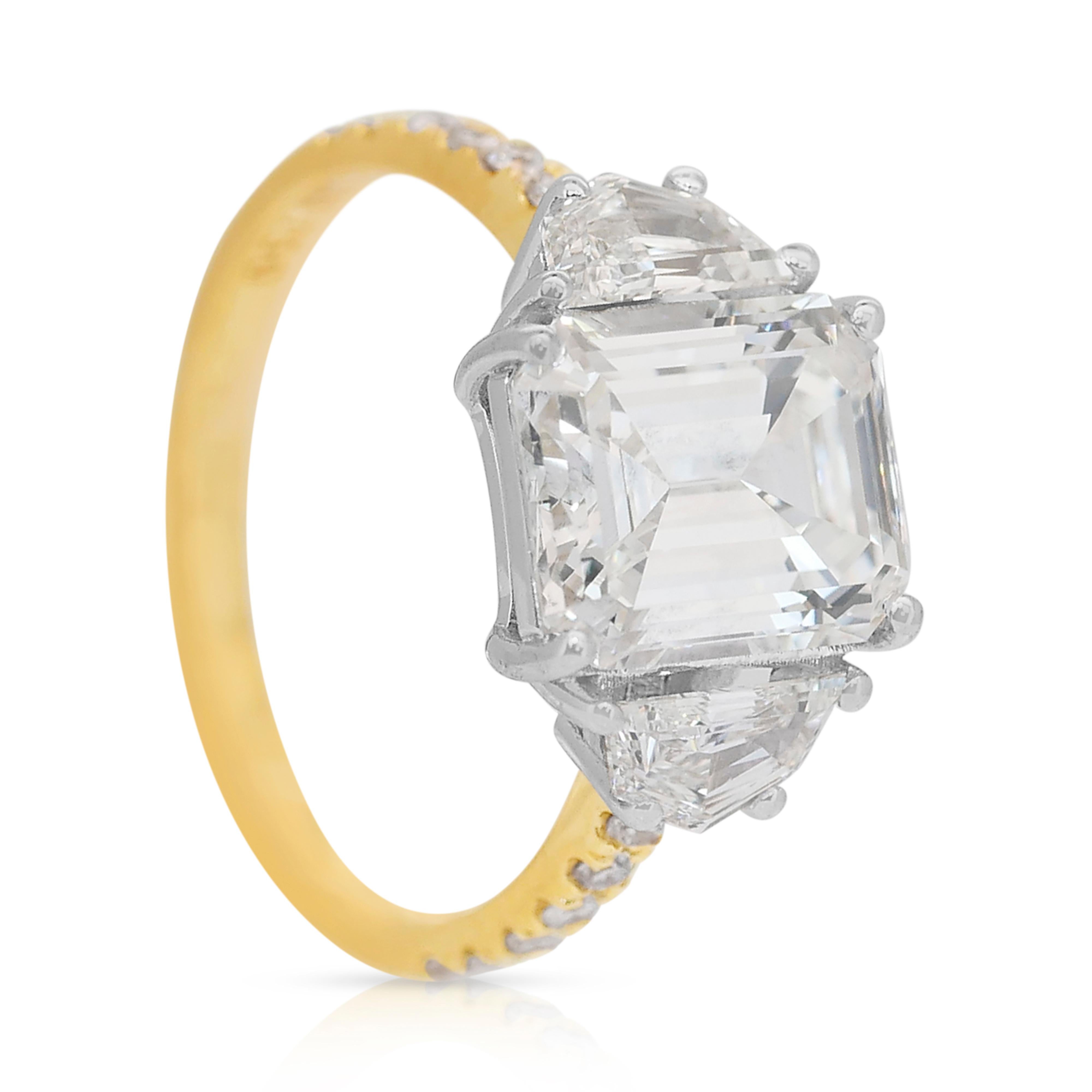Stunning 4.90ct Diamonds 3-Stone Ring in 18k White and Yellow Gold 2