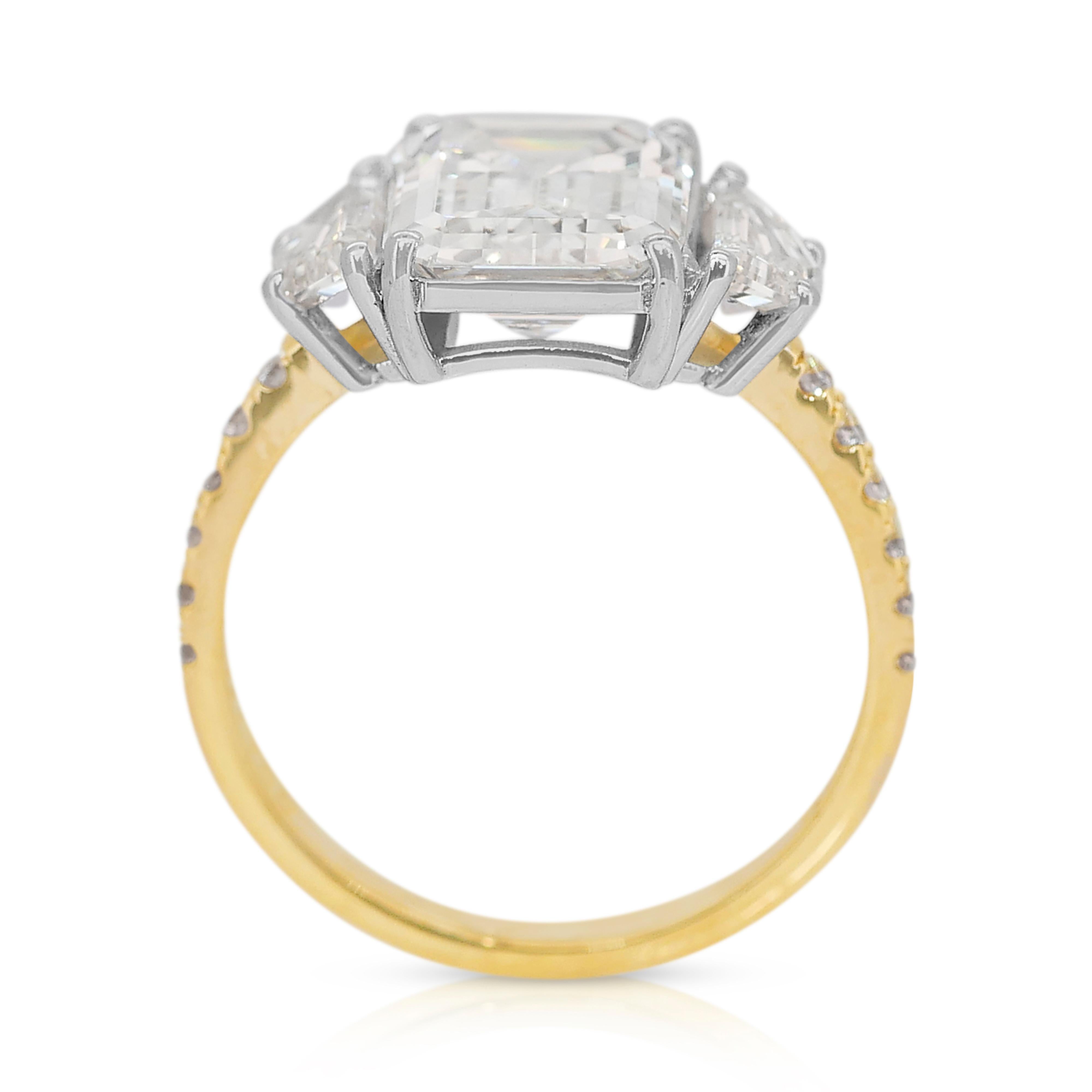Stunning 4.90ct Diamonds 3-Stone Ring in 18k White and Yellow Gold 3