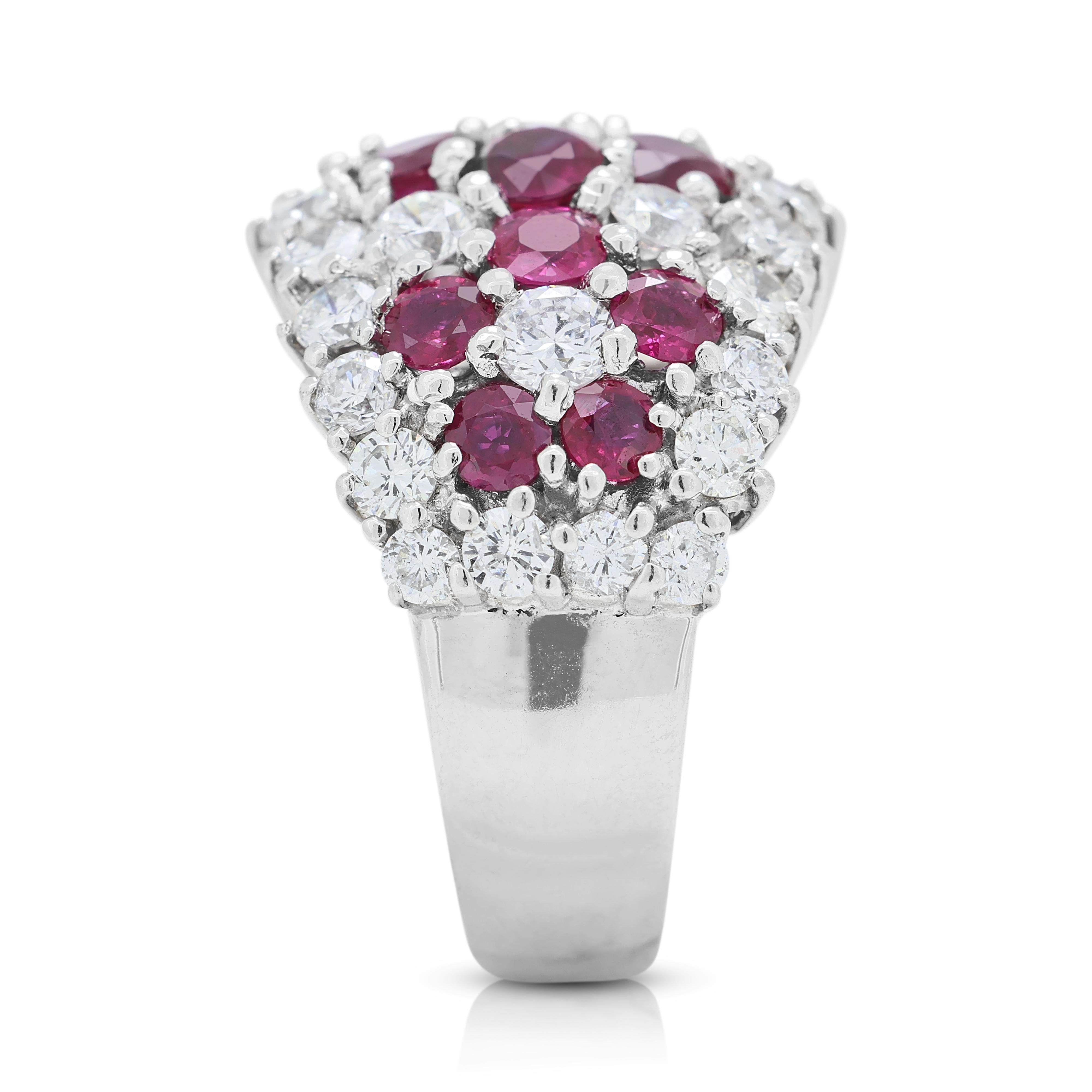Stunning 4ct Ruby and 3.05ct Diamond Ring in Platinum In Excellent Condition For Sale In רמת גן, IL