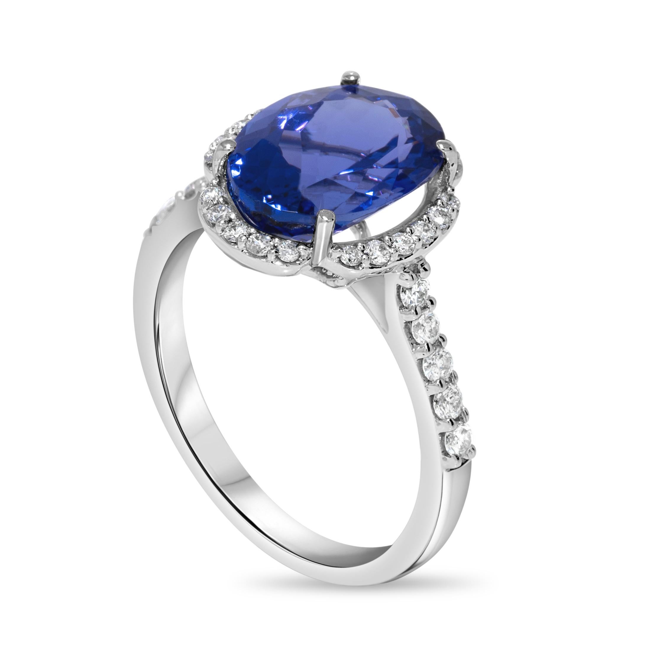 Oval Cut Stunning 5 Carat Blue Oval Tanzanite & Diamond Fashion Ring in 14k White Gold For Sale