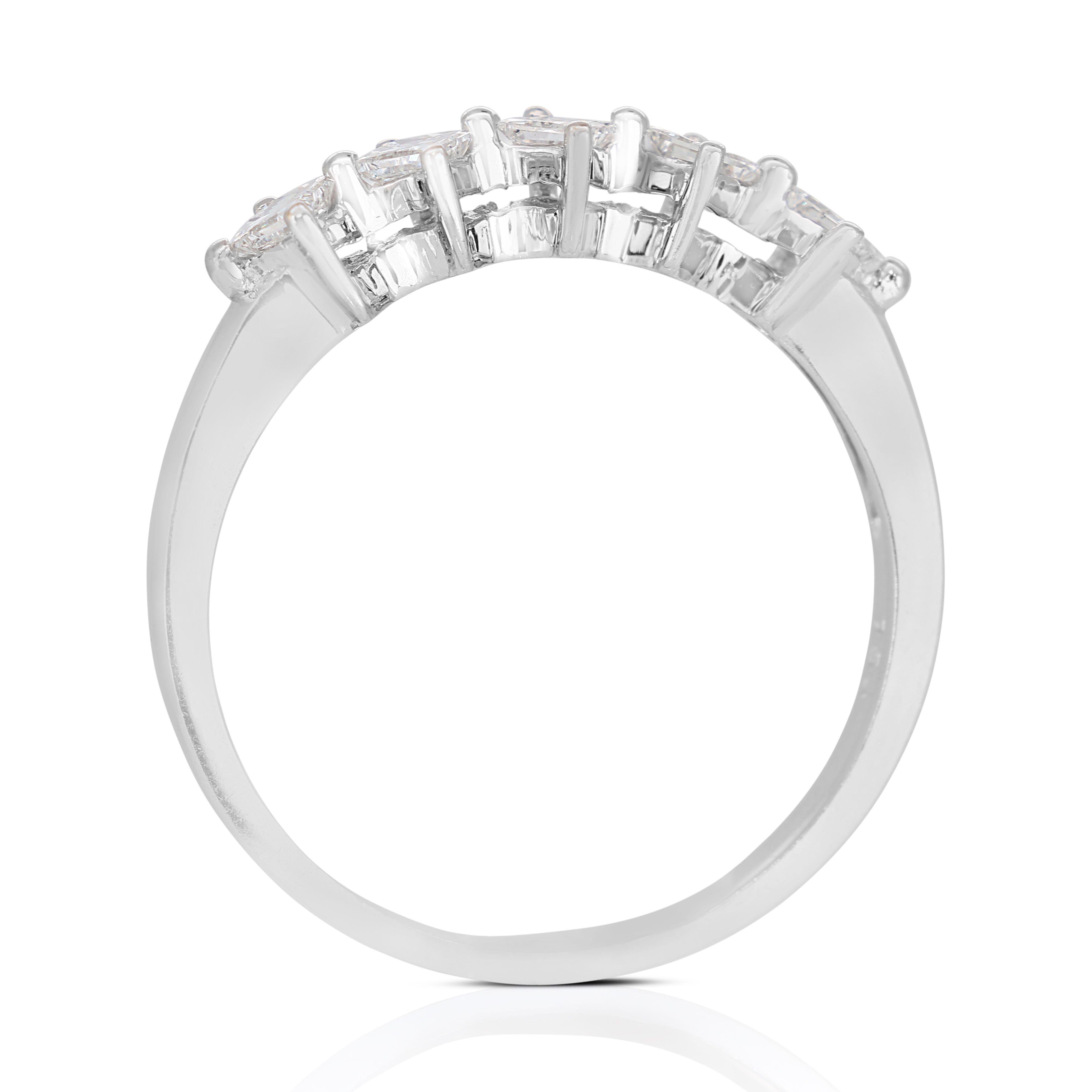 Stunning 5-stone Ring with 0.50ct Natural Diamonds in 18K White Gold For Sale 1