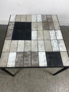 Stupéfiante table en fer et carreaux de faïence des années 1950 attribuée à La Roue Vallauris