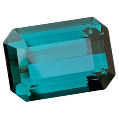 Superbe tourmaline indicolite naturelle en forme d'émeraude de 5,60 carats