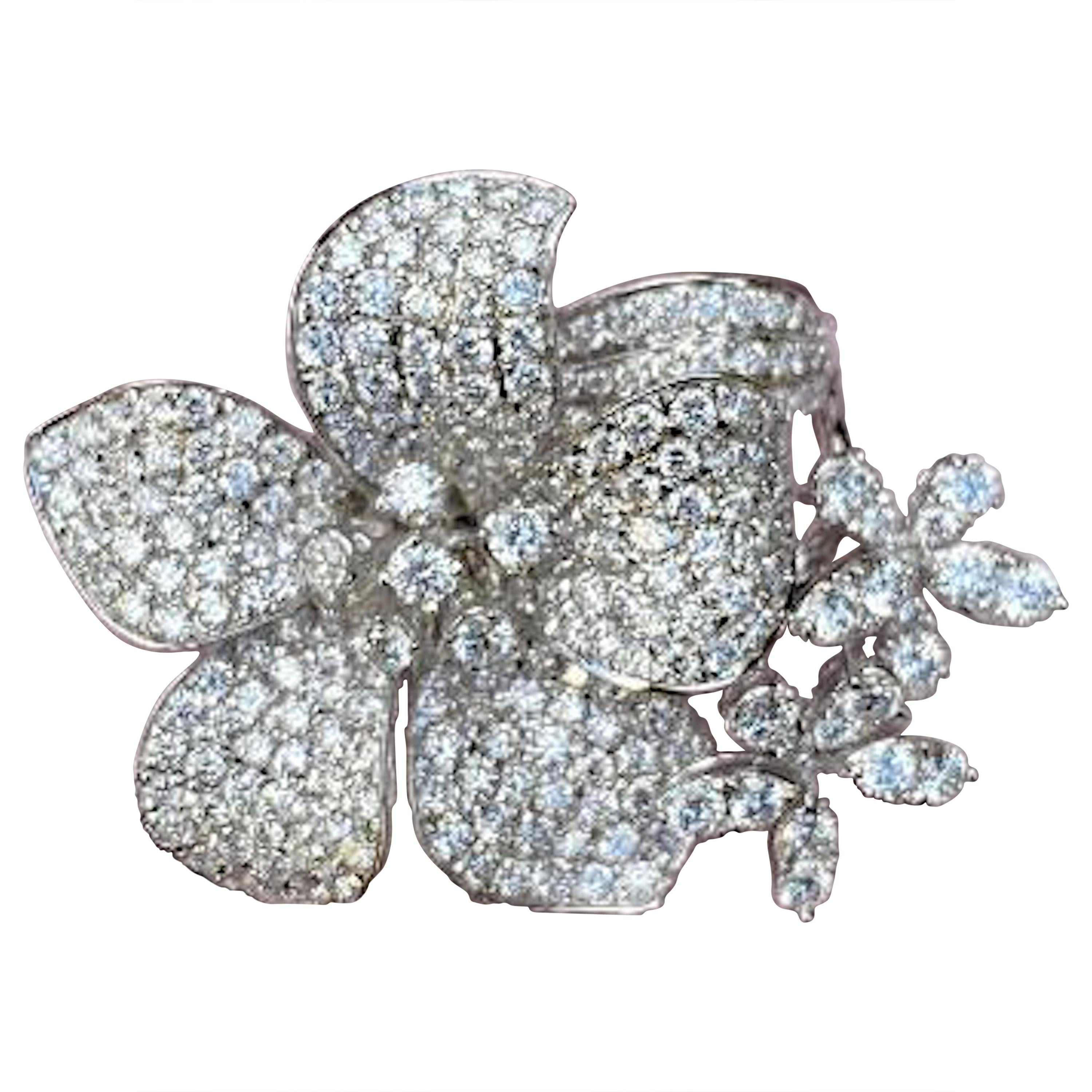 Stunning 6 Carat Pavé Diamond Triple Flower Ring in 18 Karat White Gold