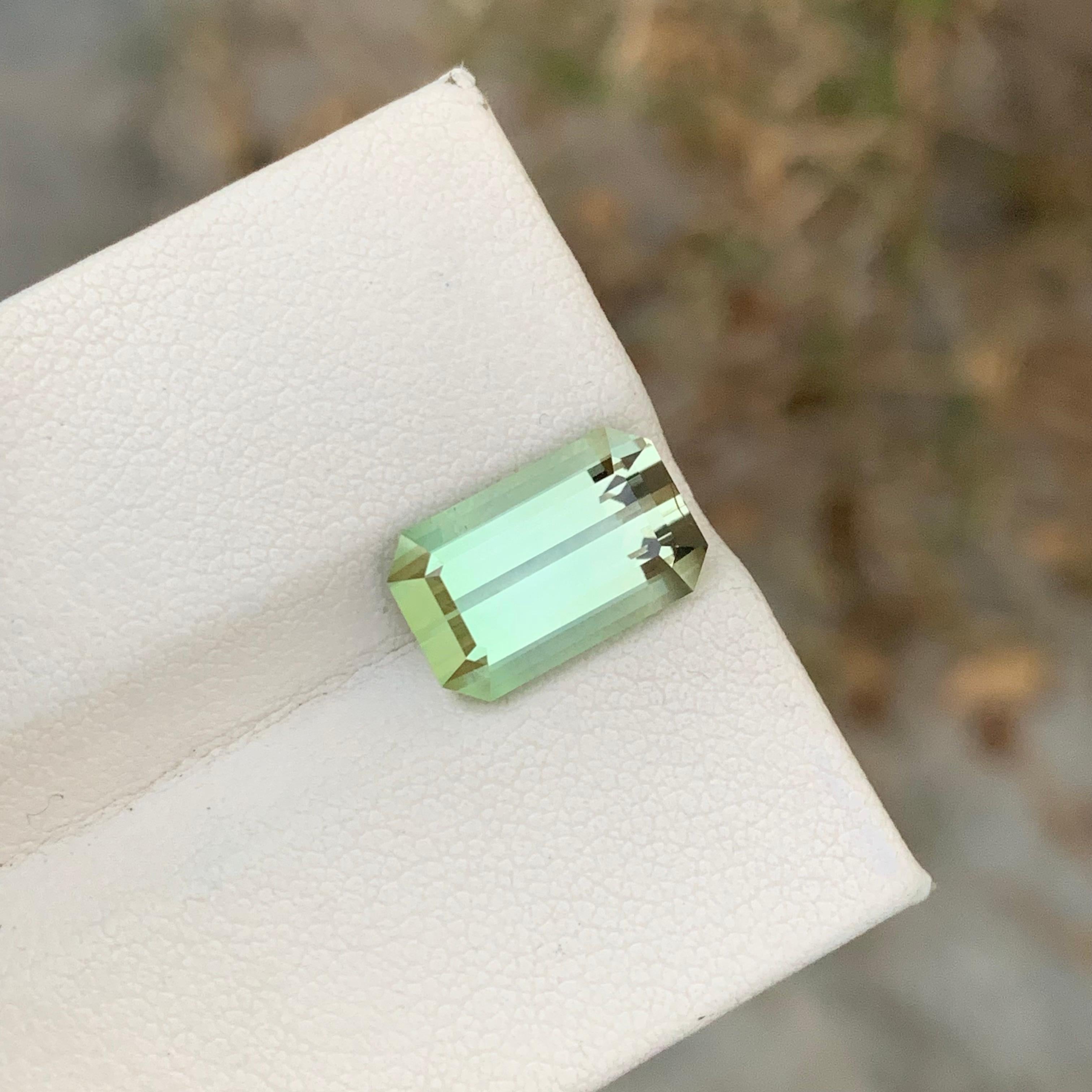 Stunning 6.10 Carats Natural Loose Tourmaline Light Green Color Ring Gem  For Sale 8