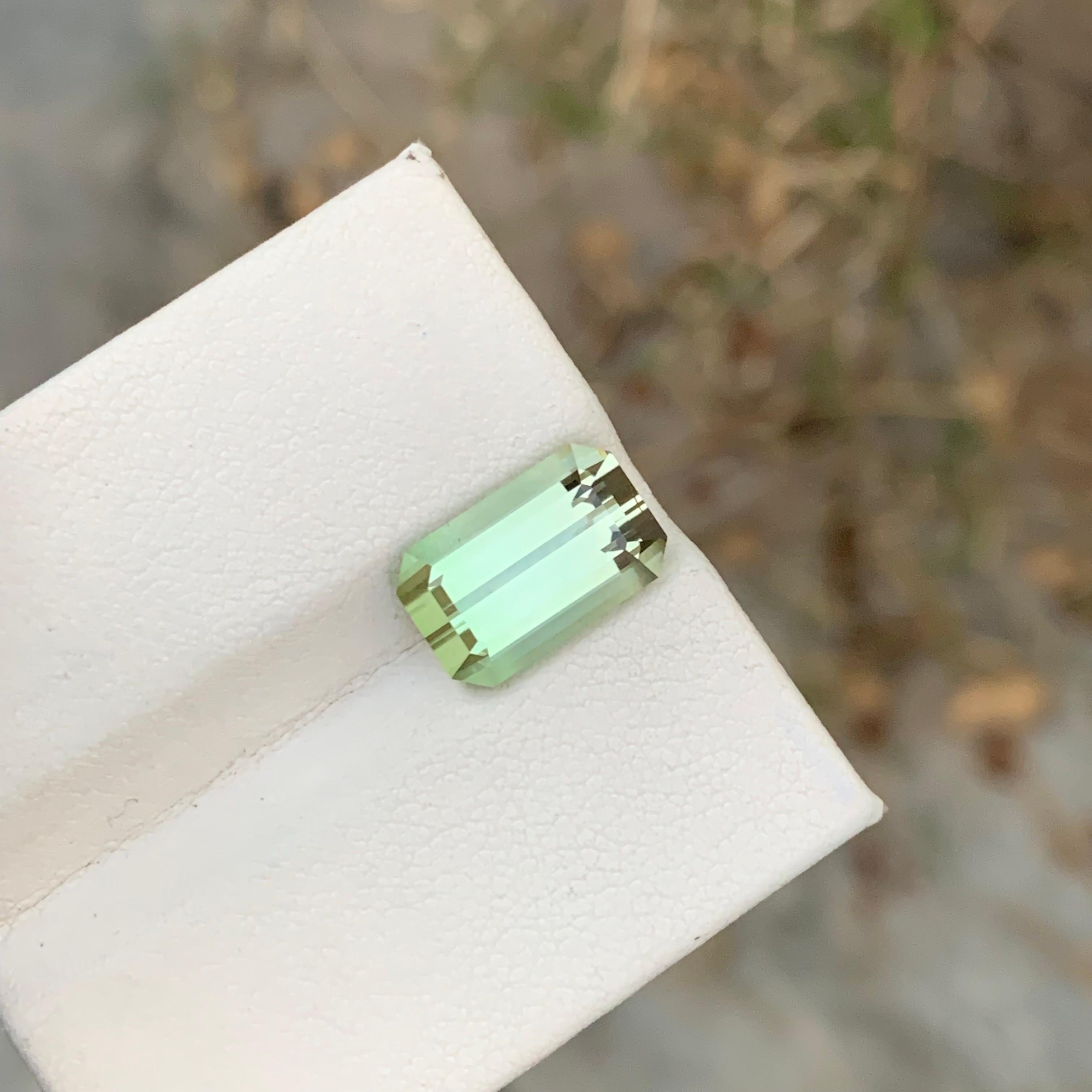 Stunning 6.10 Carats Natural Loose Tourmaline Light Green Color Ring Gem  For Sale 9