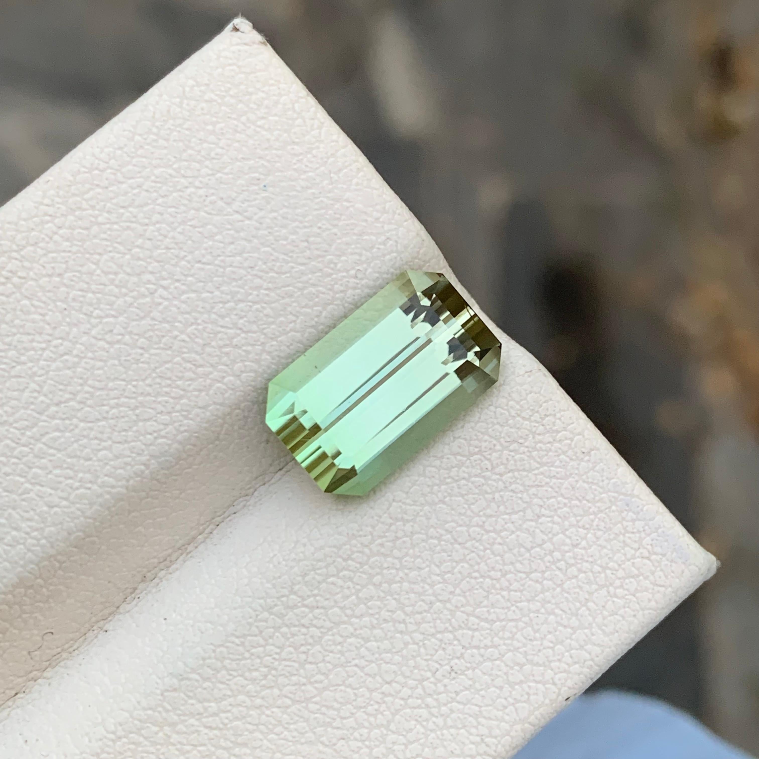 Stunning 6.10 Carats Natural Loose Tourmaline Light Green Color Ring Gem  In New Condition For Sale In Peshawar, PK