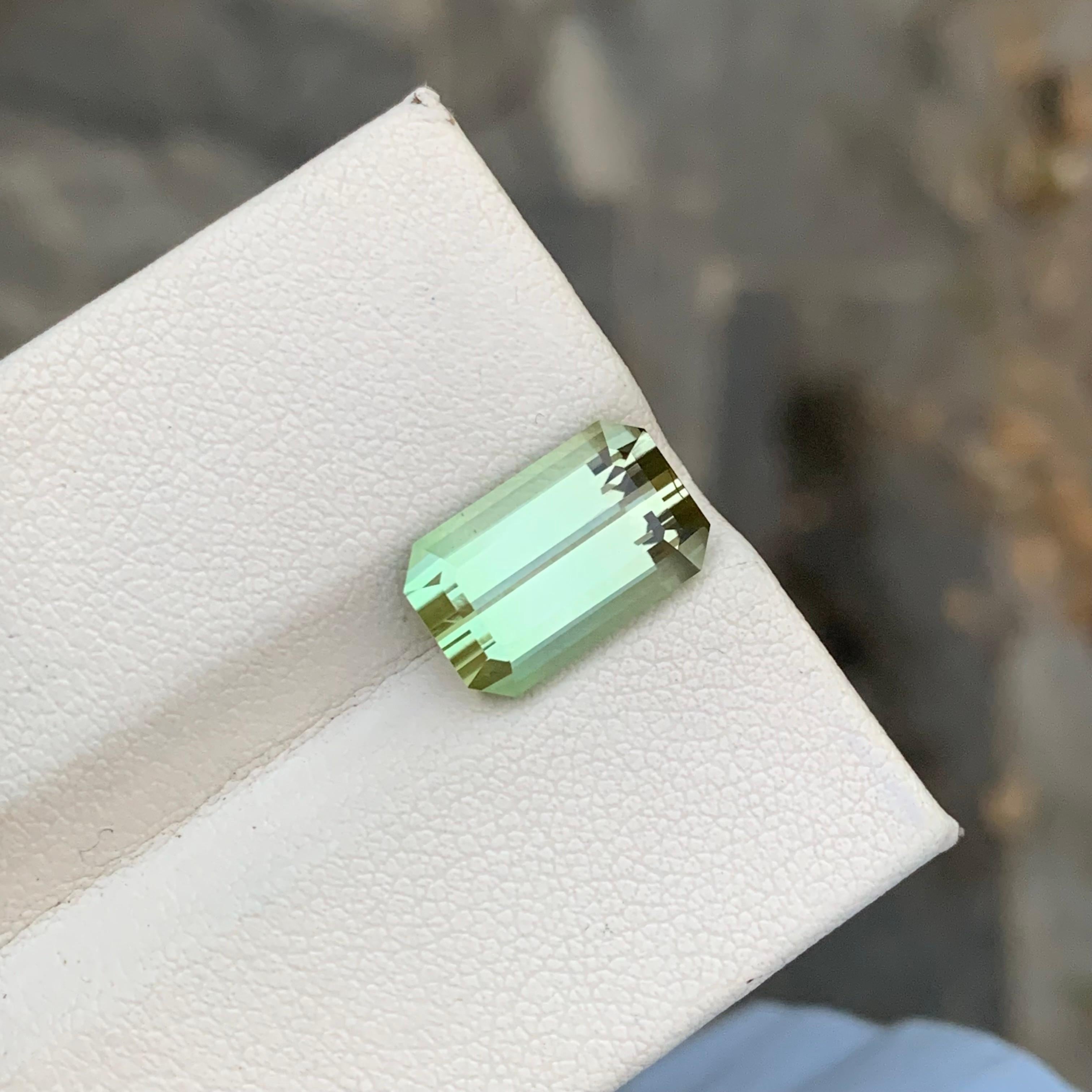 Stunning 6.10 Carats Natural Loose Tourmaline Light Green Color Ring Gem  For Sale 1