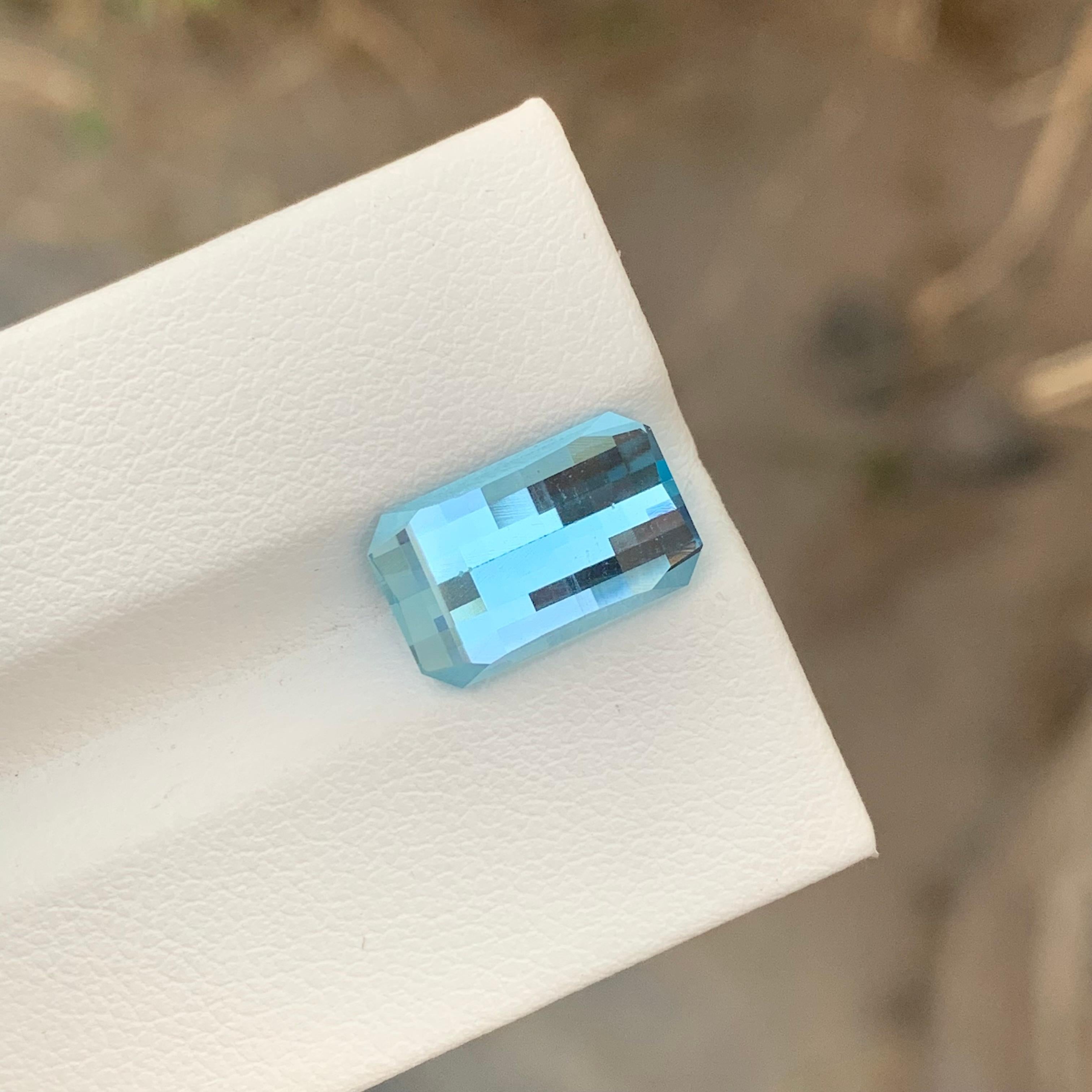 Women's or Men's Stunning 6.15 Carats Pixelated Cut Loose Sky Blue Topaz Earth Mine Ring Gem For Sale