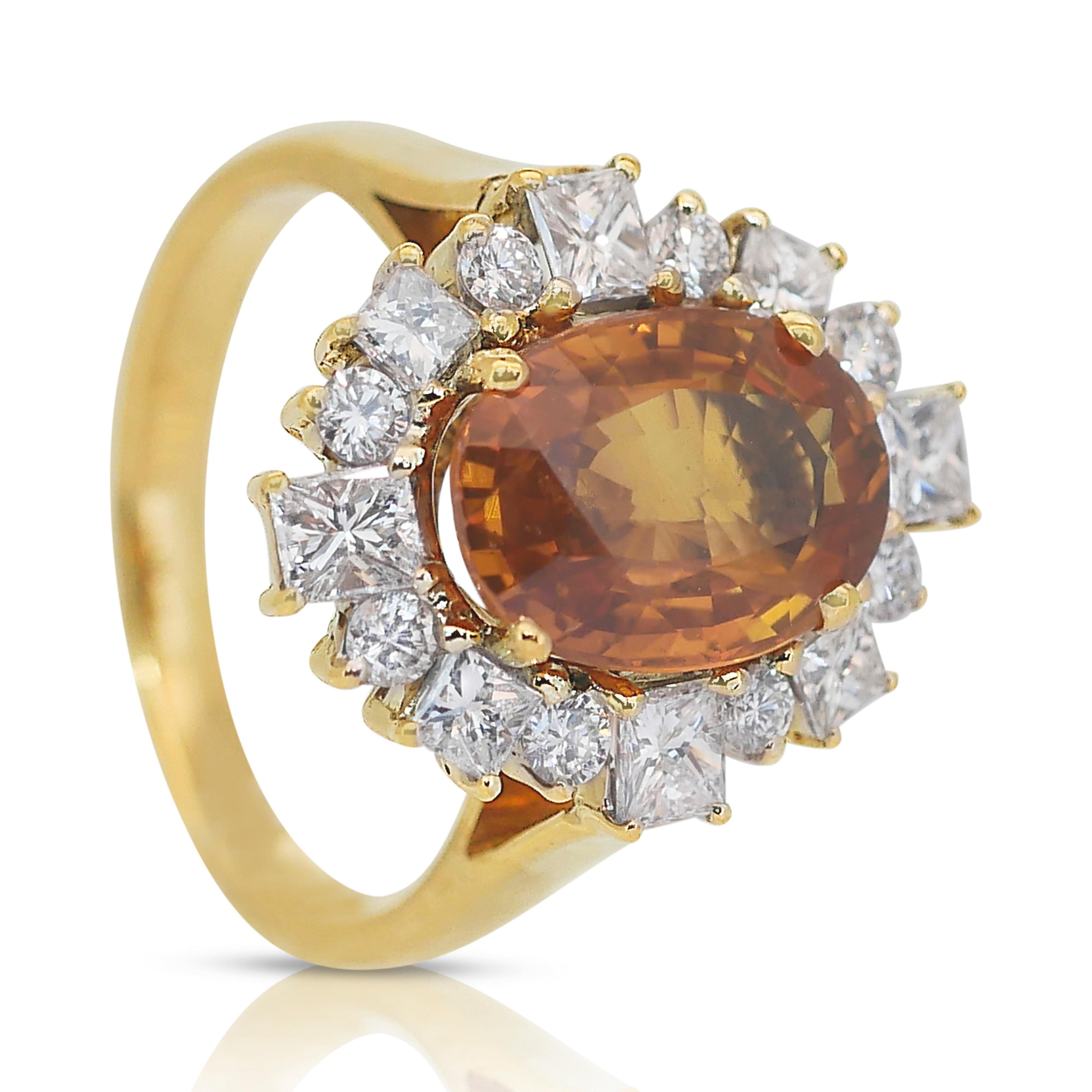 Stunning 6.22ct Gold Sapphire and Diamonds Cluster Ring in 18k Yellow Gold In New Condition In רמת גן, IL