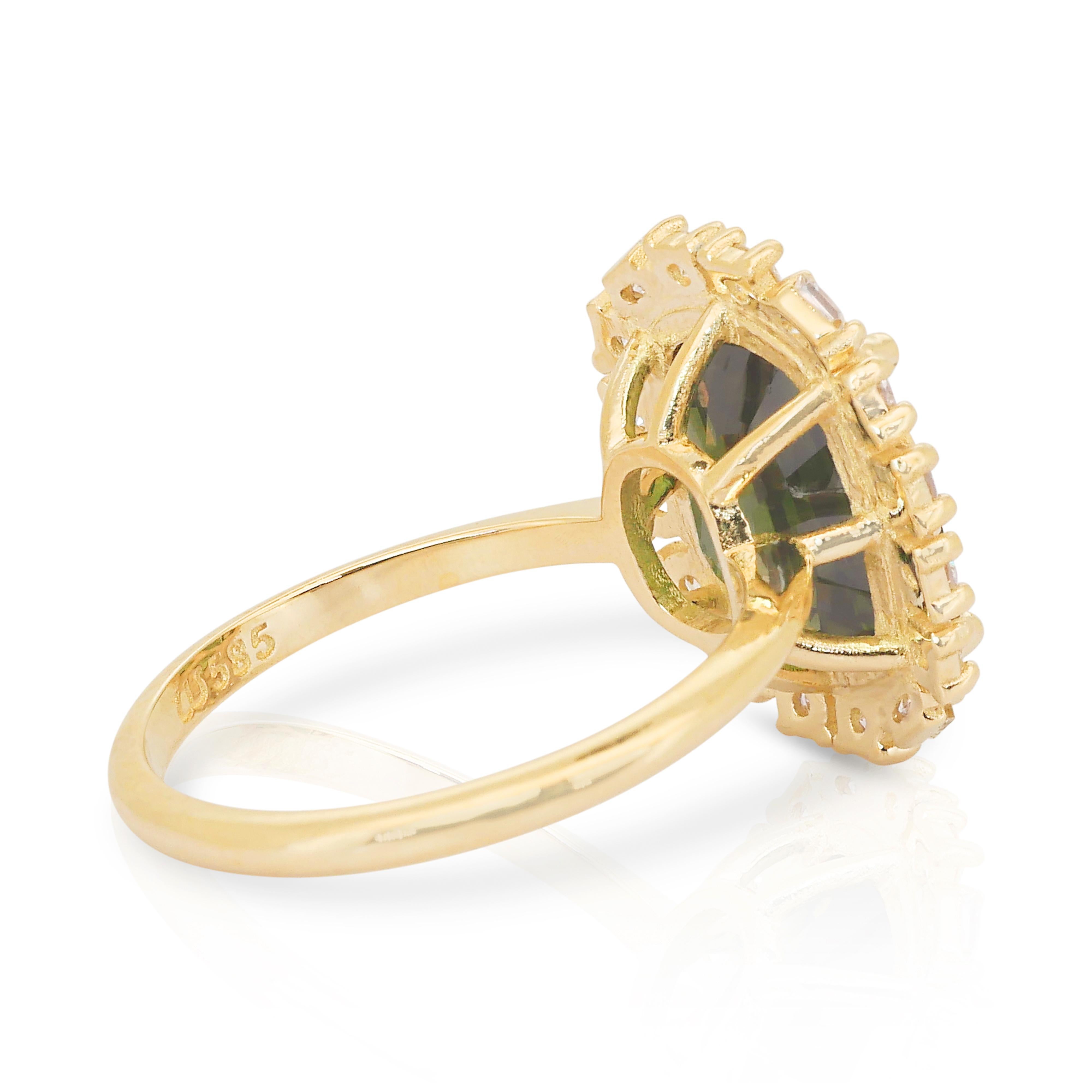 Stunning 6.23ct Zircon and Diamonds Cocktail Ring in 14k Yellow Gold - GIA In New Condition For Sale In רמת גן, IL