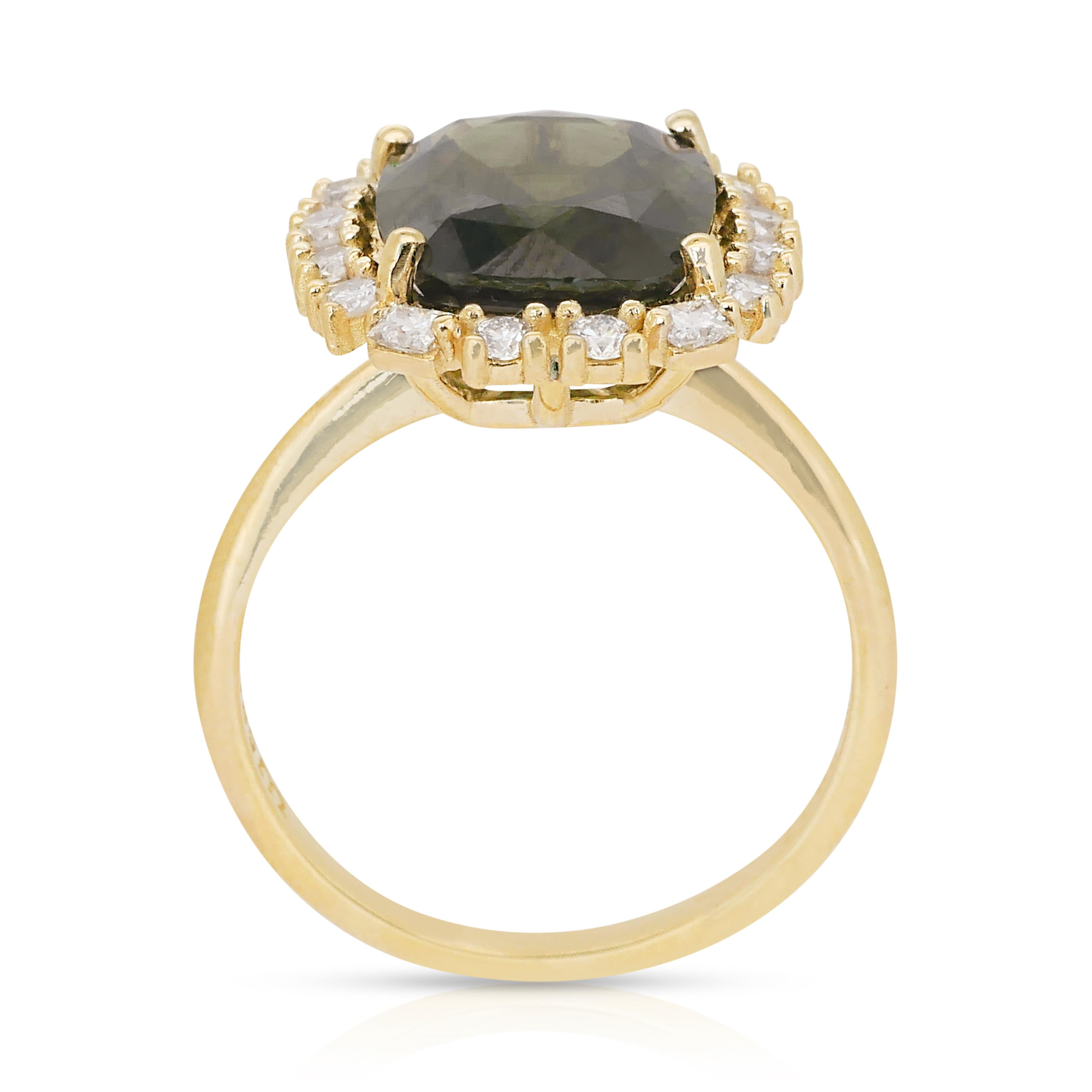 Stunning 6.23ct Zircon and Diamonds Cocktail Ring in 14k Yellow Gold - GIA For Sale 4