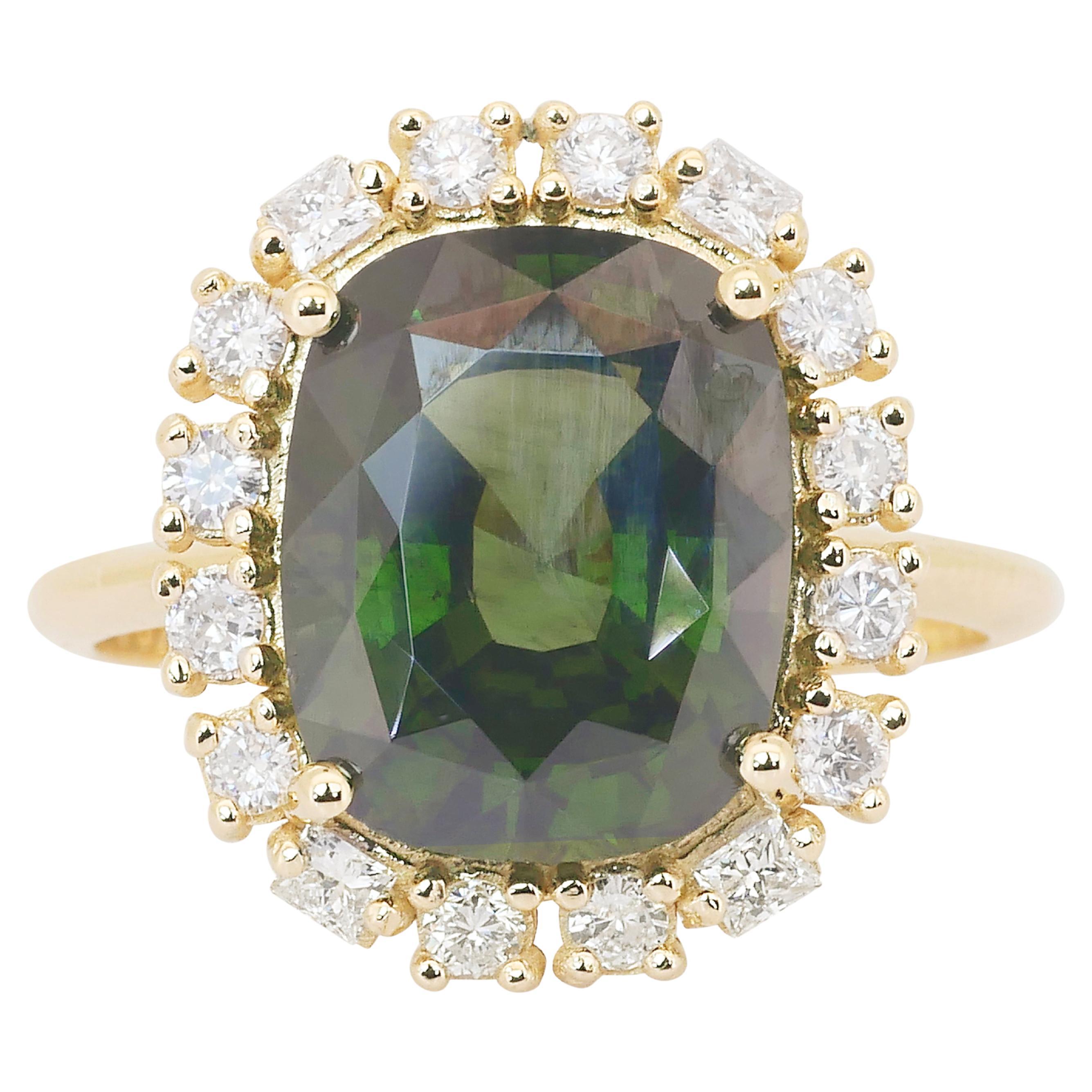 Stunning 6.23ct Zircon and Diamonds Cocktail Ring in 14k Yellow Gold - GIA For Sale