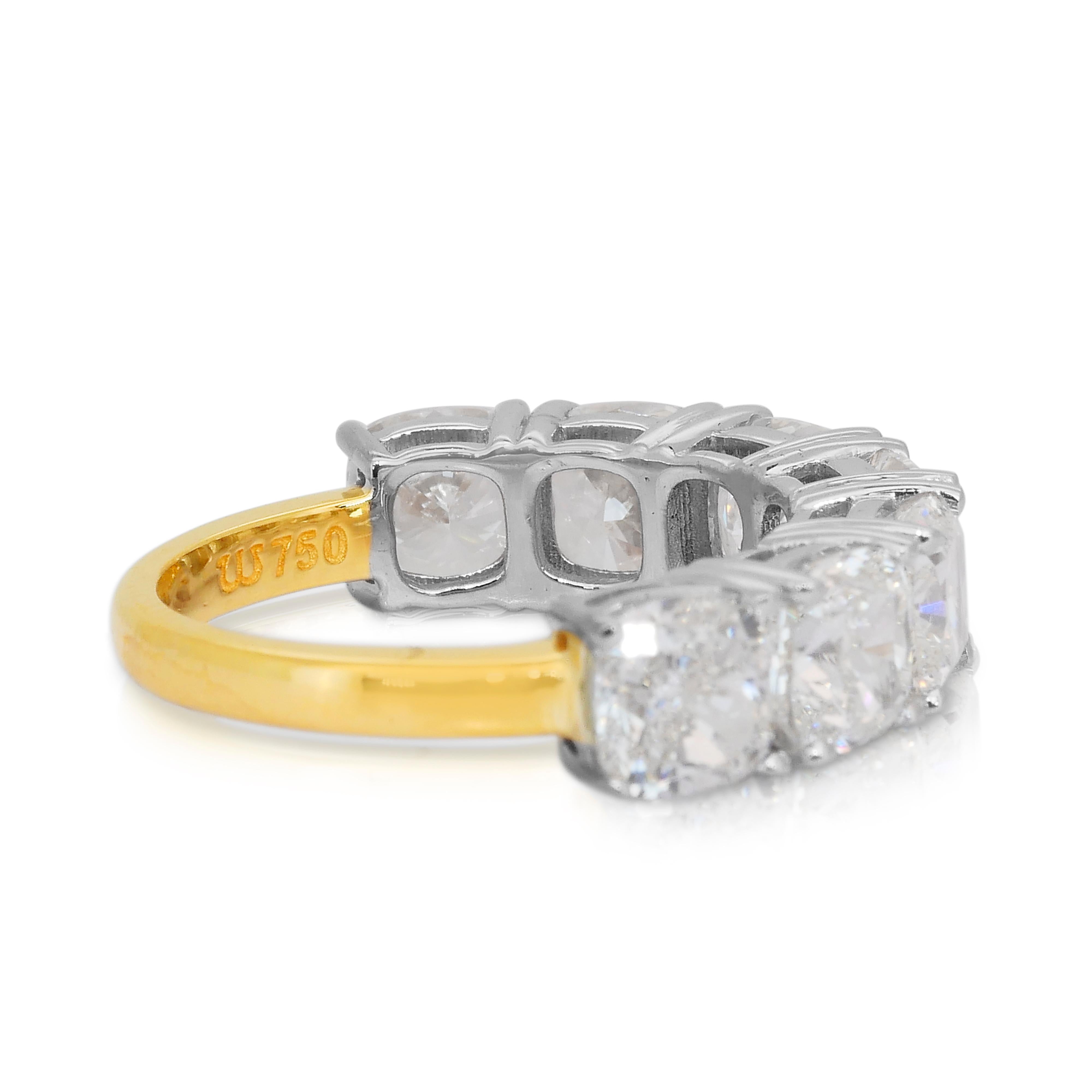 Taglio cuscino Stupendo anello con 7 pietre di diamanti da 6,37 carati in oro bianco e giallo 18 carati - certificato IGI in vendita