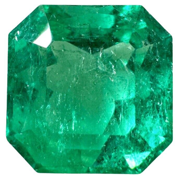 Stunning 6.40 Carat Asscher Cut Vivid Muzo Green Colombian Emerald