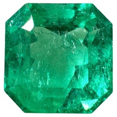 Stupefacente smeraldo colombiano verde muzo vivido con taglio Asscher da 6,40 carati