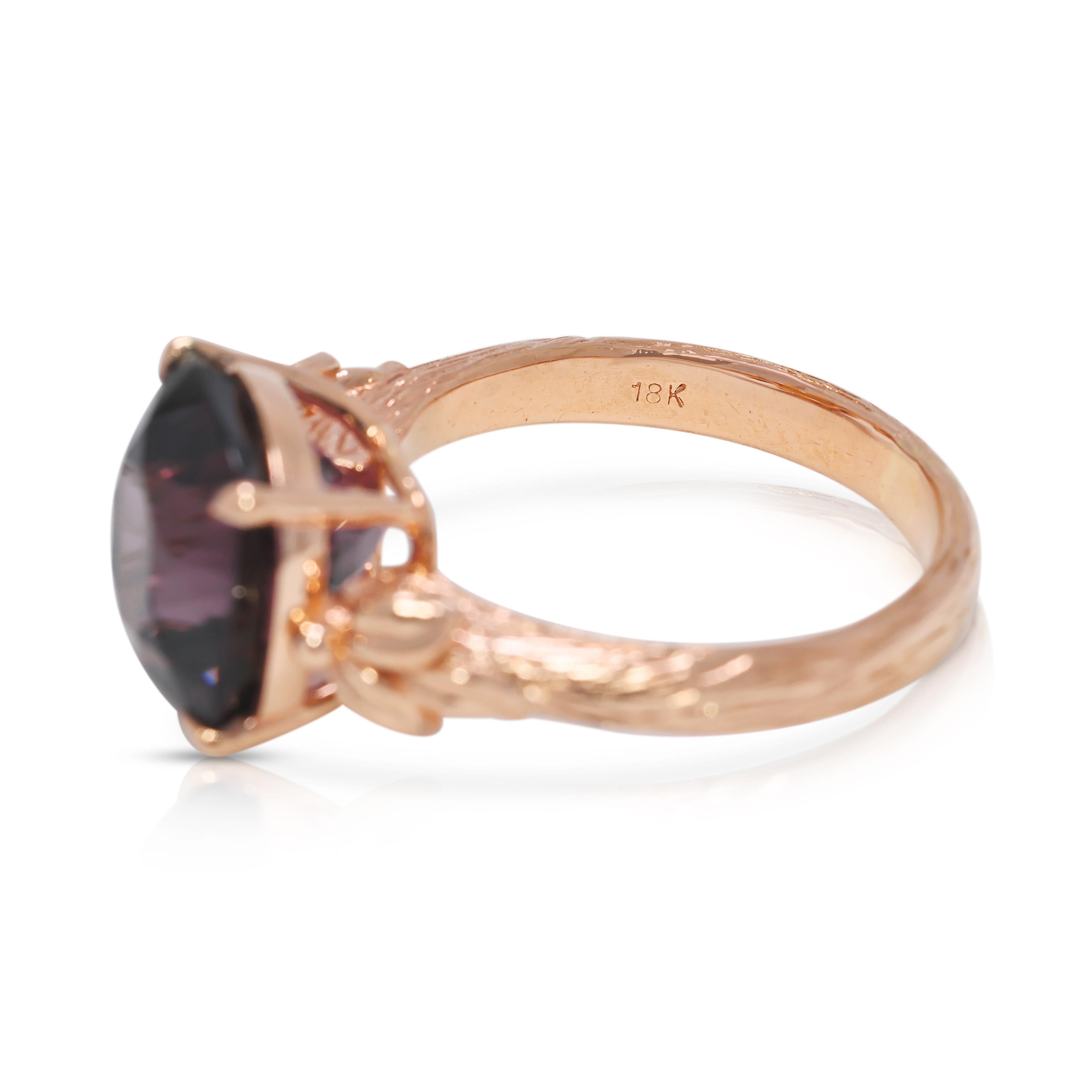 Impresionante Anillo de Espinela Rosa-Púrpura de 6,5ct en Oro Rosa de 18K - Certificado NGI Corte cojín en venta