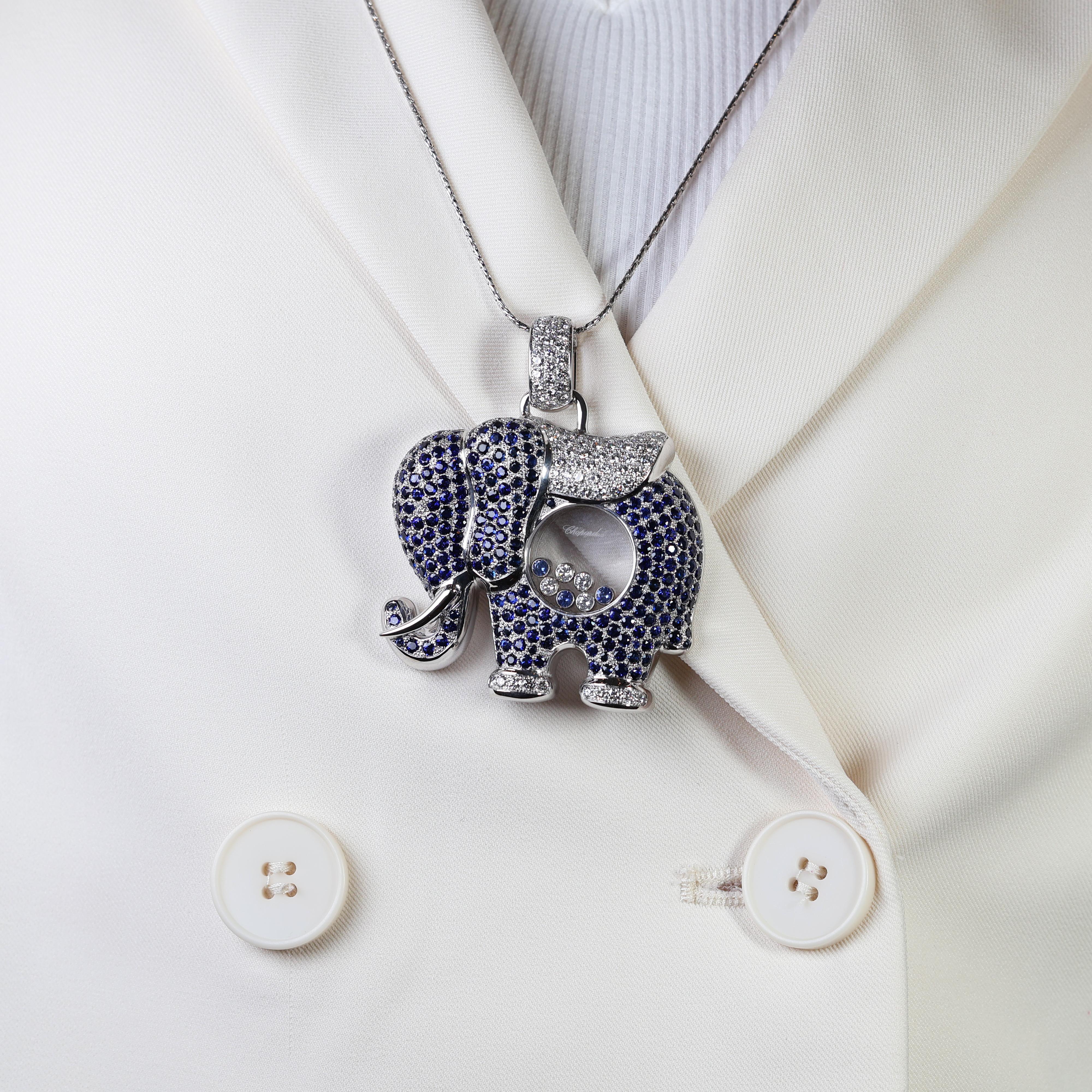 Superbe pendentif en or blanc 18 carats avec saphir et diamants de 7,02 carats (chaîne non incluse) en vente 1