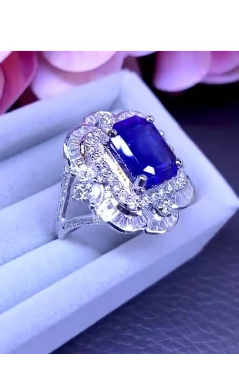 Stunning 7.21 of Royal Blue Ceylon Sapphire and Diamonds on Ring For Sale 1