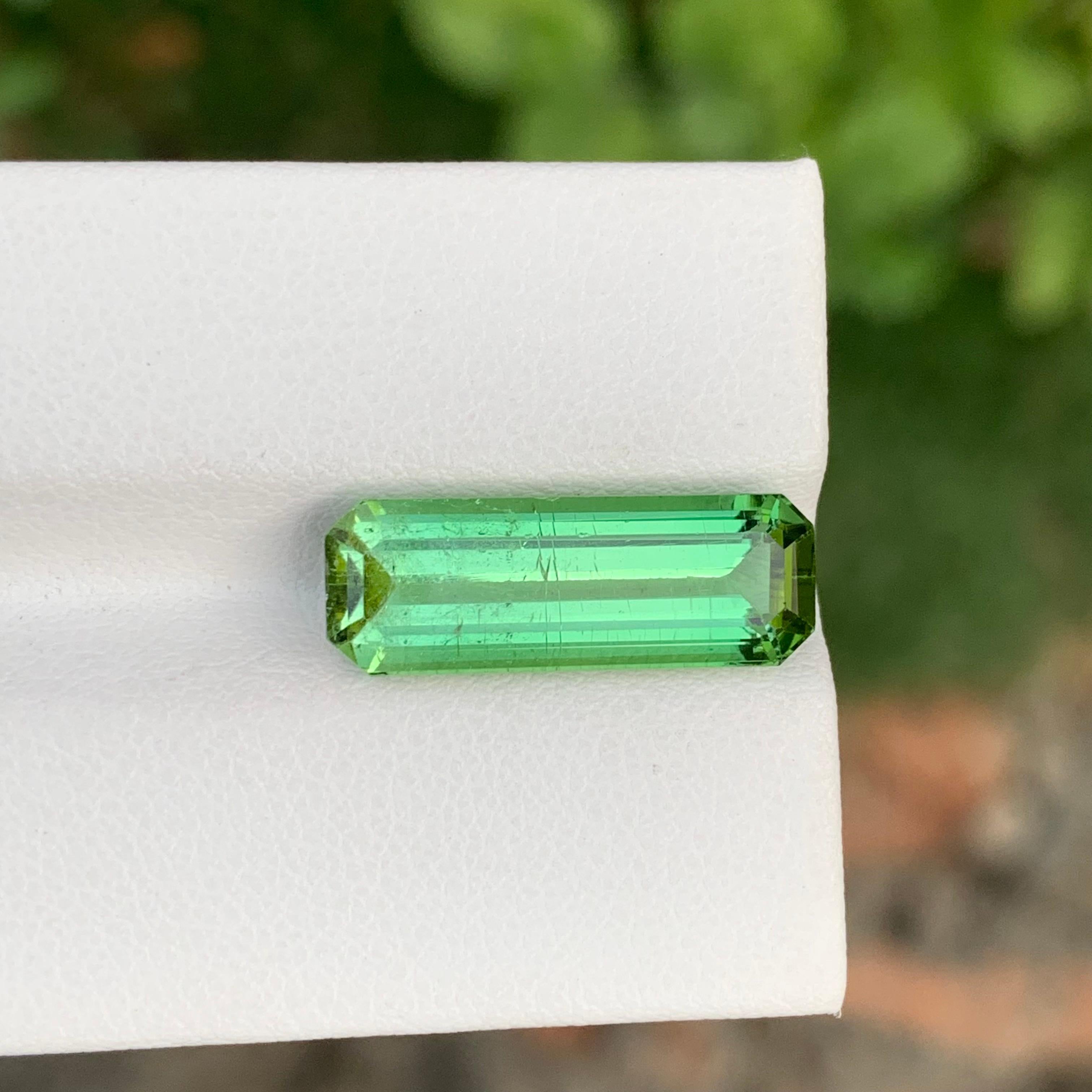 Stunning 7.50 Carats Natural Loose Mint Green Tourmaline long Emerald Shape In New Condition For Sale In Peshawar, PK