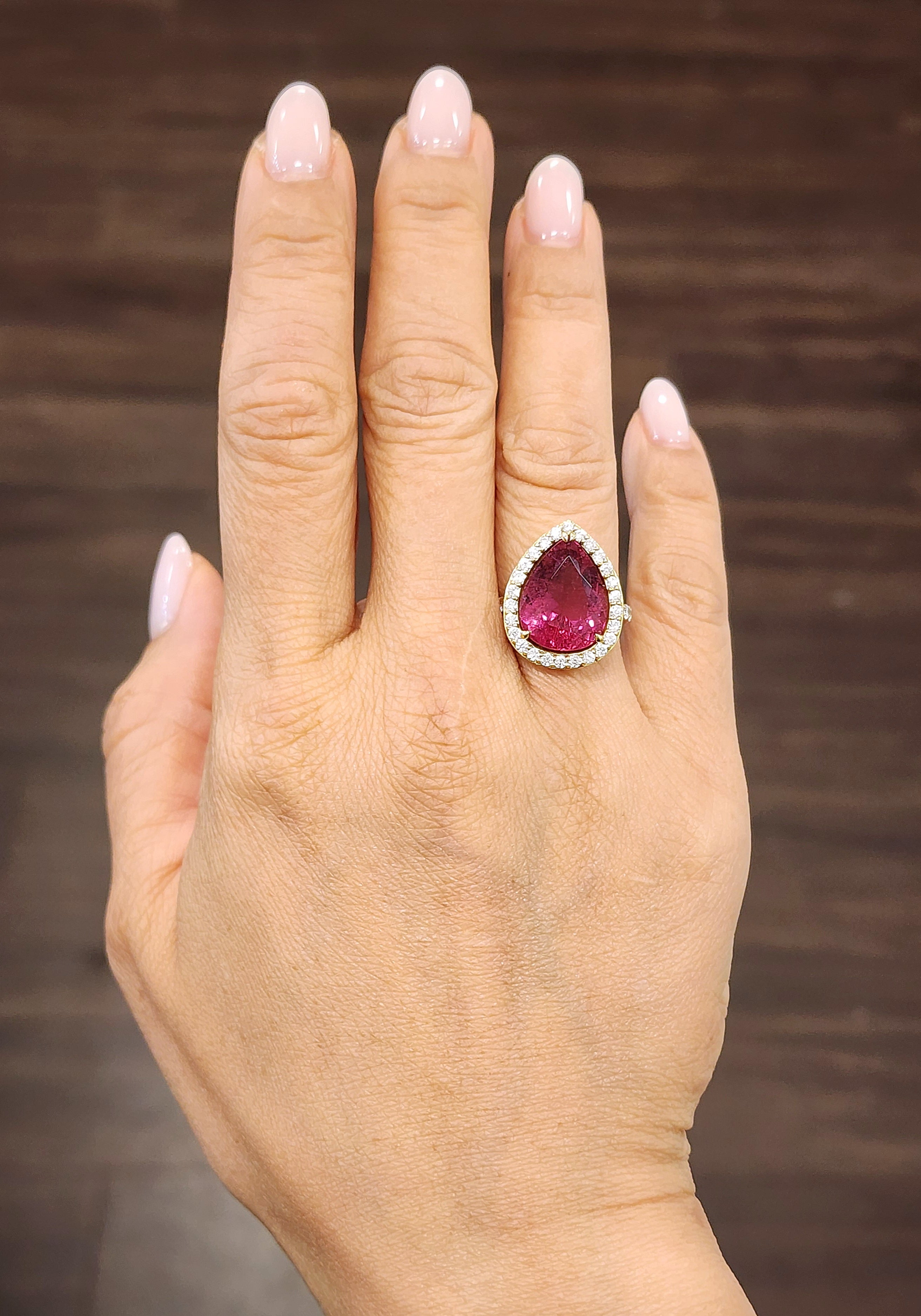 Bague en rubellite naturelle et diamant de 7,75 ct