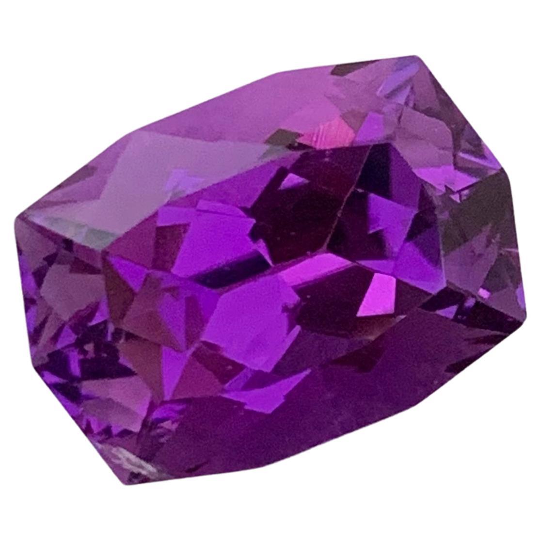 Superbe bague en améthyste violet foncé non sertie de 7,85 carats provenant d'une mine du Brésil
