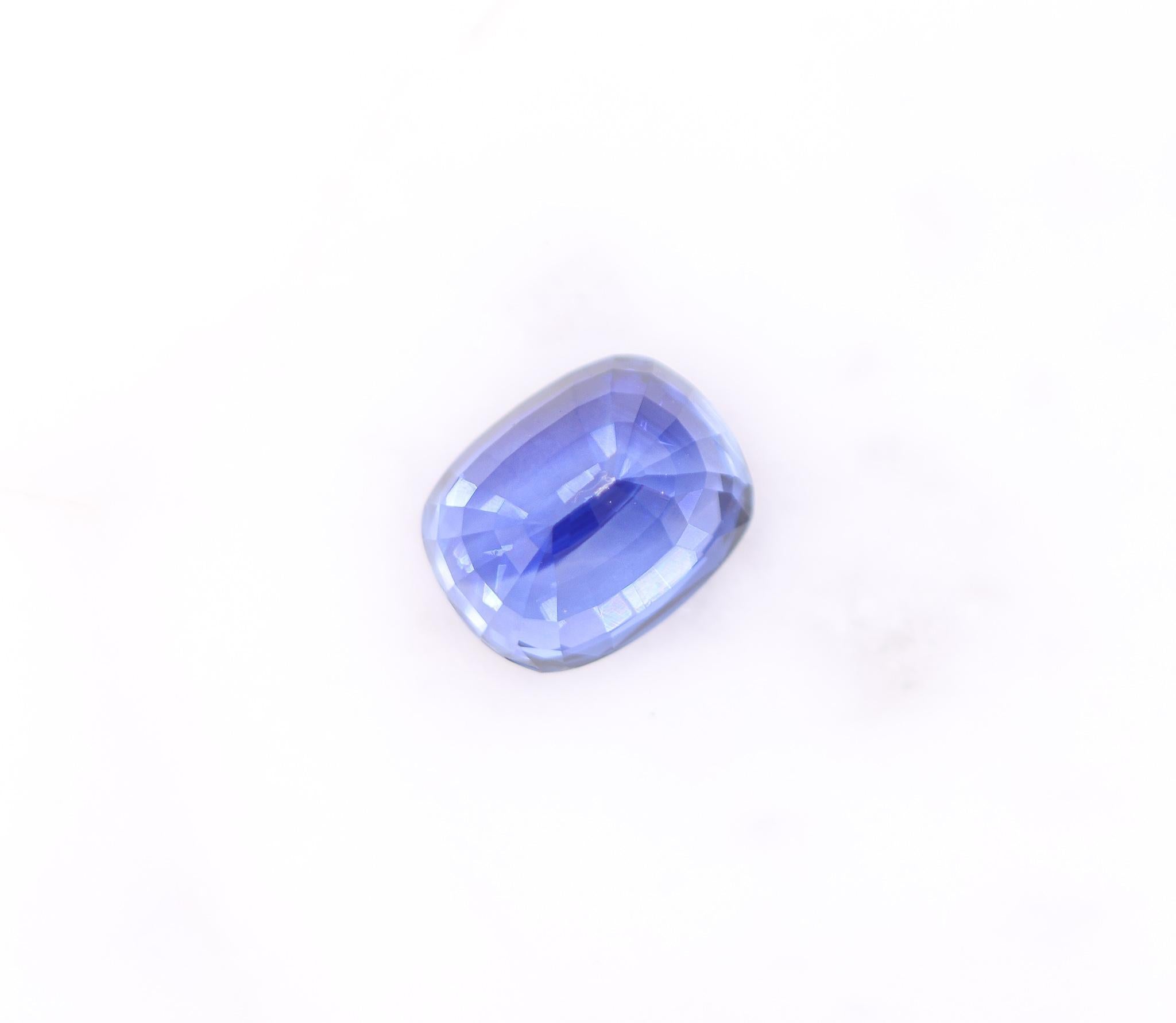 Superbe saphir bleu de 9 carats taille coussin 12x9.5mm en vente 3