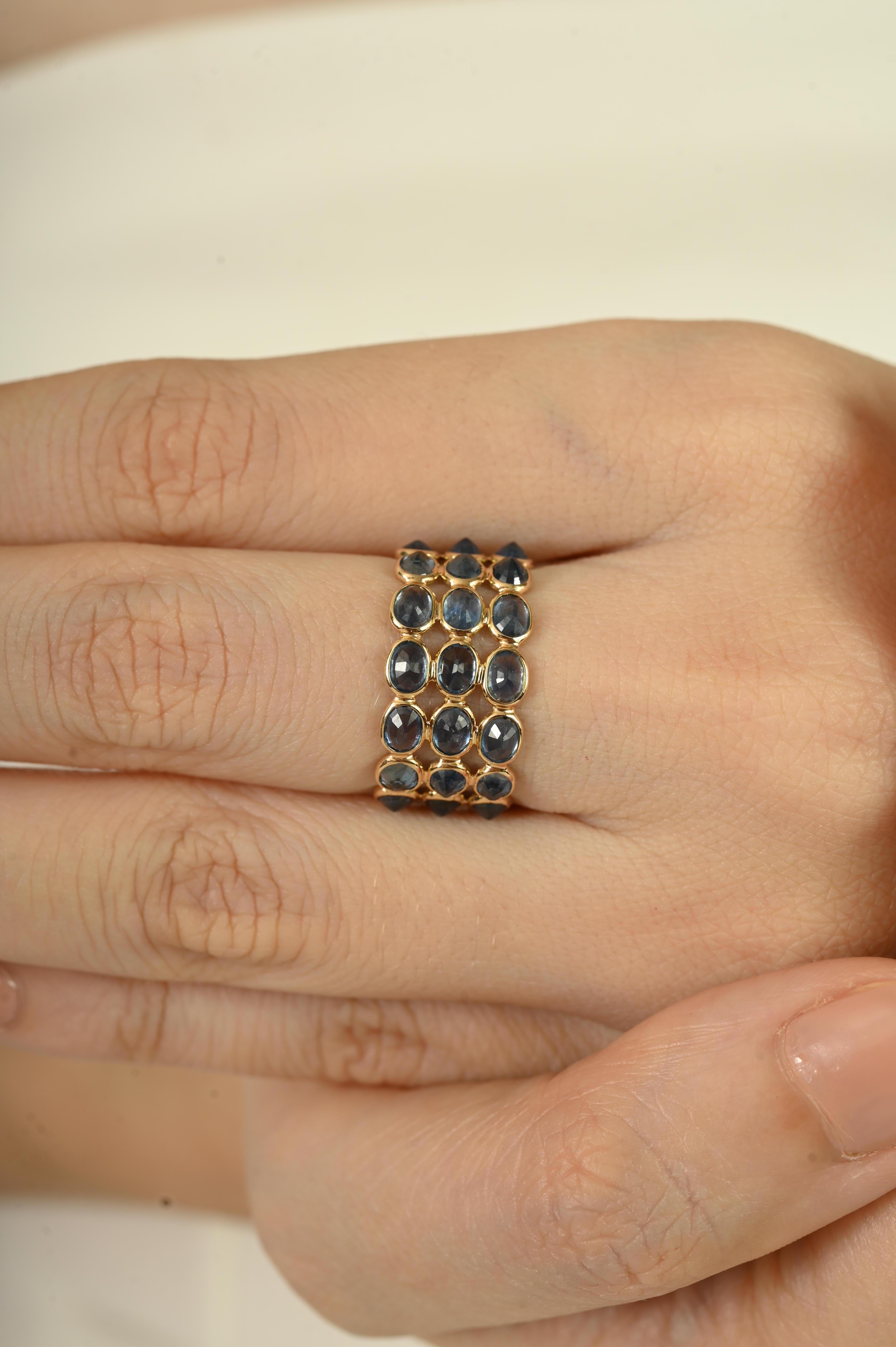 Im Angebot: Atemberaubende 9.54Ct natürlichen blauen Saphir Triple Row Wide Band Ring 14K Gelbgold () 4