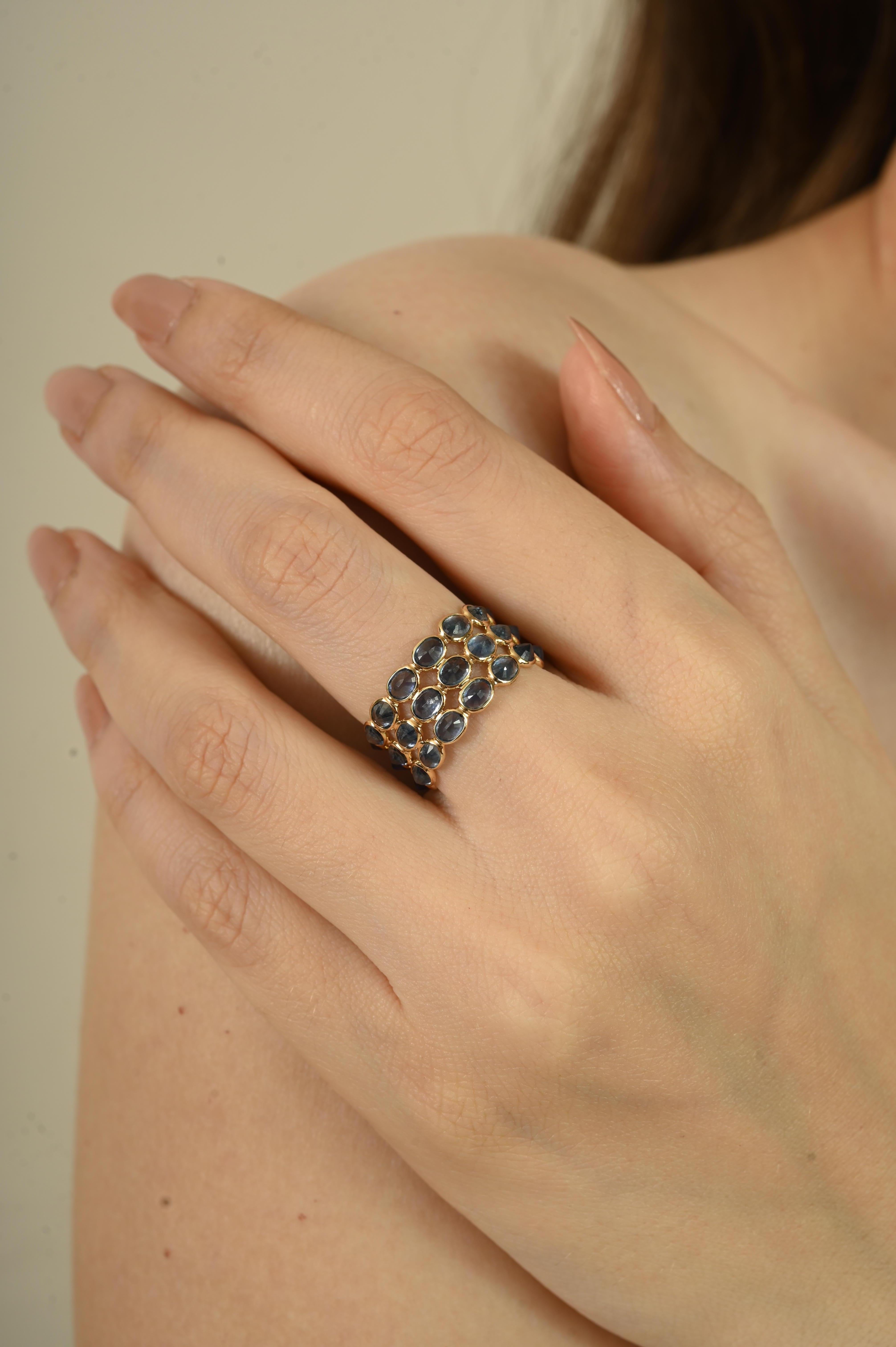 Im Angebot: Atemberaubende 9.54Ct natürlichen blauen Saphir Triple Row Wide Band Ring 14K Gelbgold () 6