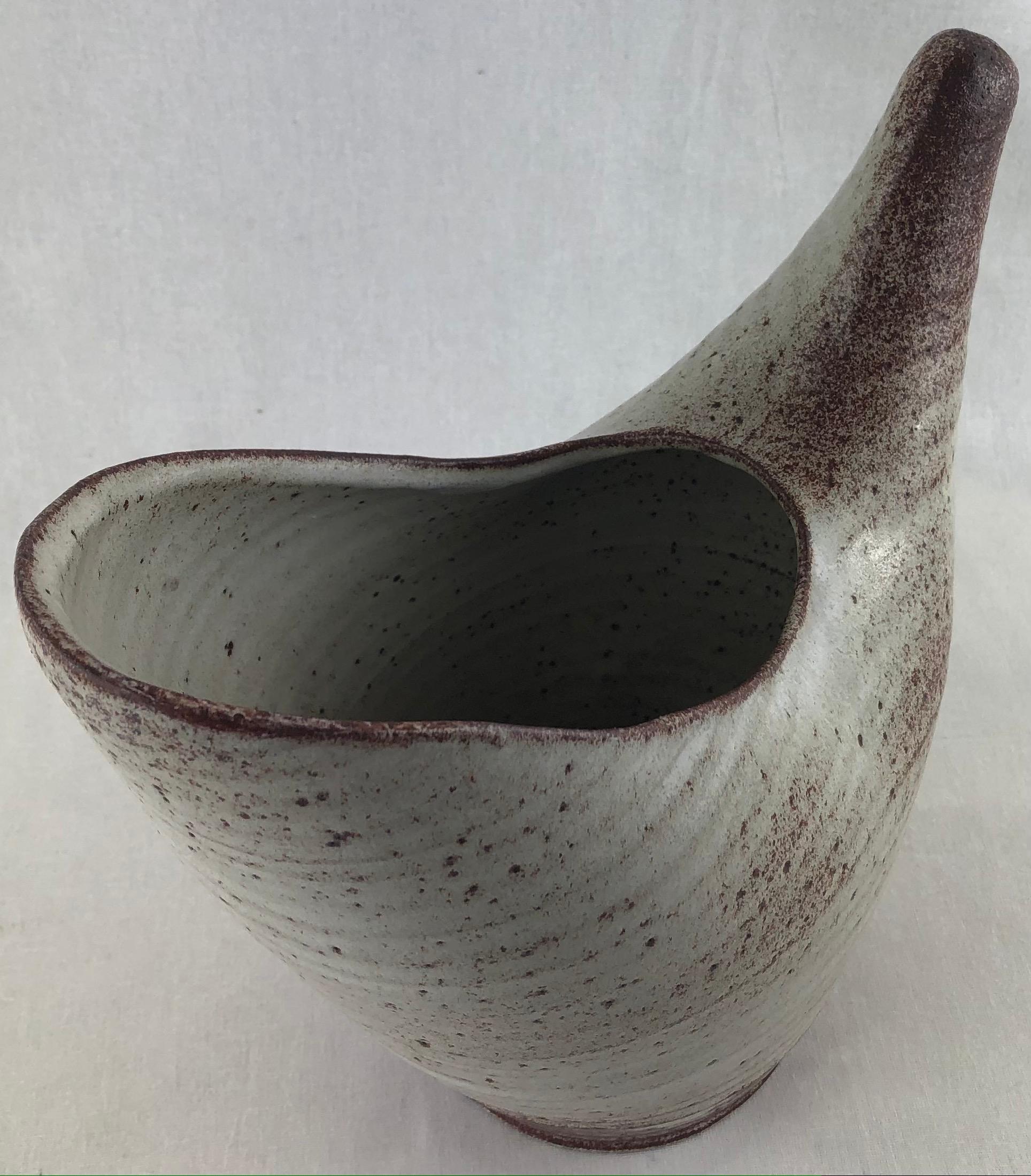 20ième siècle Vase ou récipient en céramique Accolay français à la manière d'Alexander Kostanda en vente