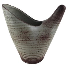 Vaso o recipiente in ceramica francese Accolay Maniero di Alexander Kostanda
