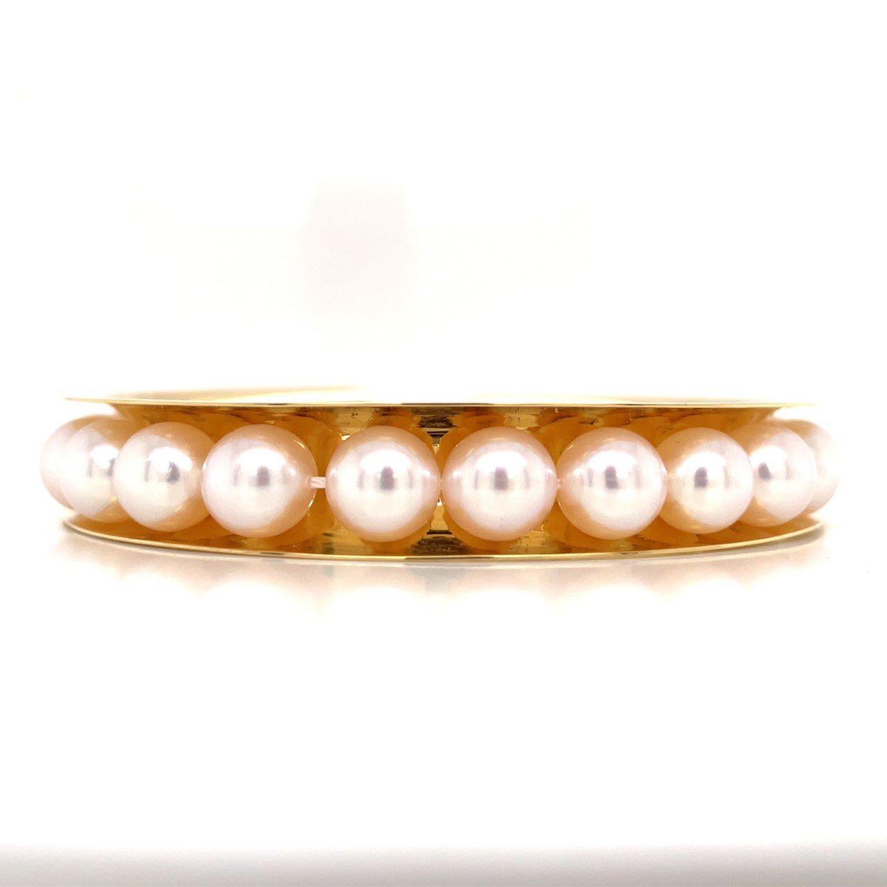 Assael Designer
18KY Gold 
8.5mm to 8mm White AAA Akoya Pearls