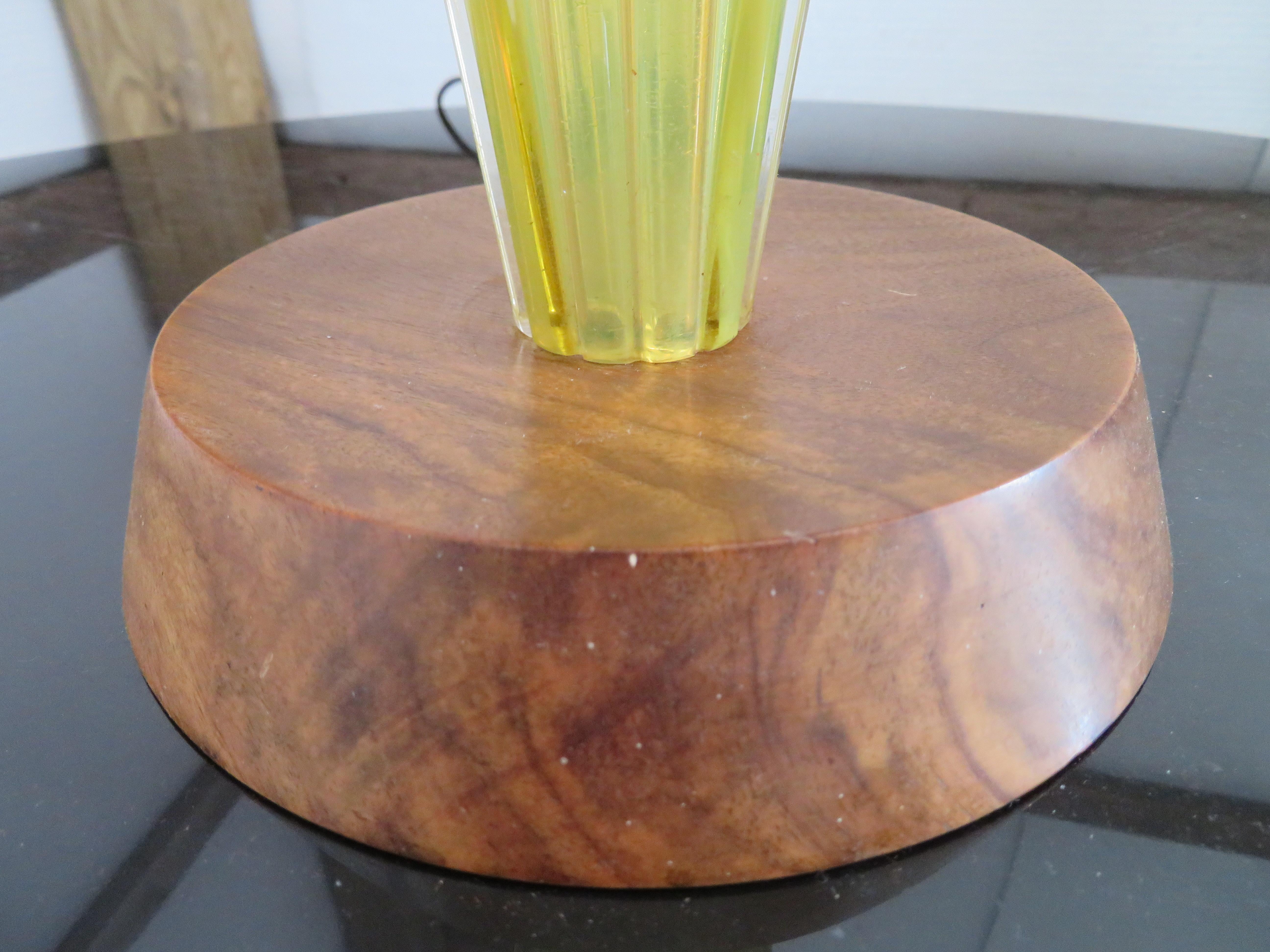 Italian Stunning Alfredo Barbini Yellow Ribbed Murano Glass Table Lamp Gold Flecks For Sale