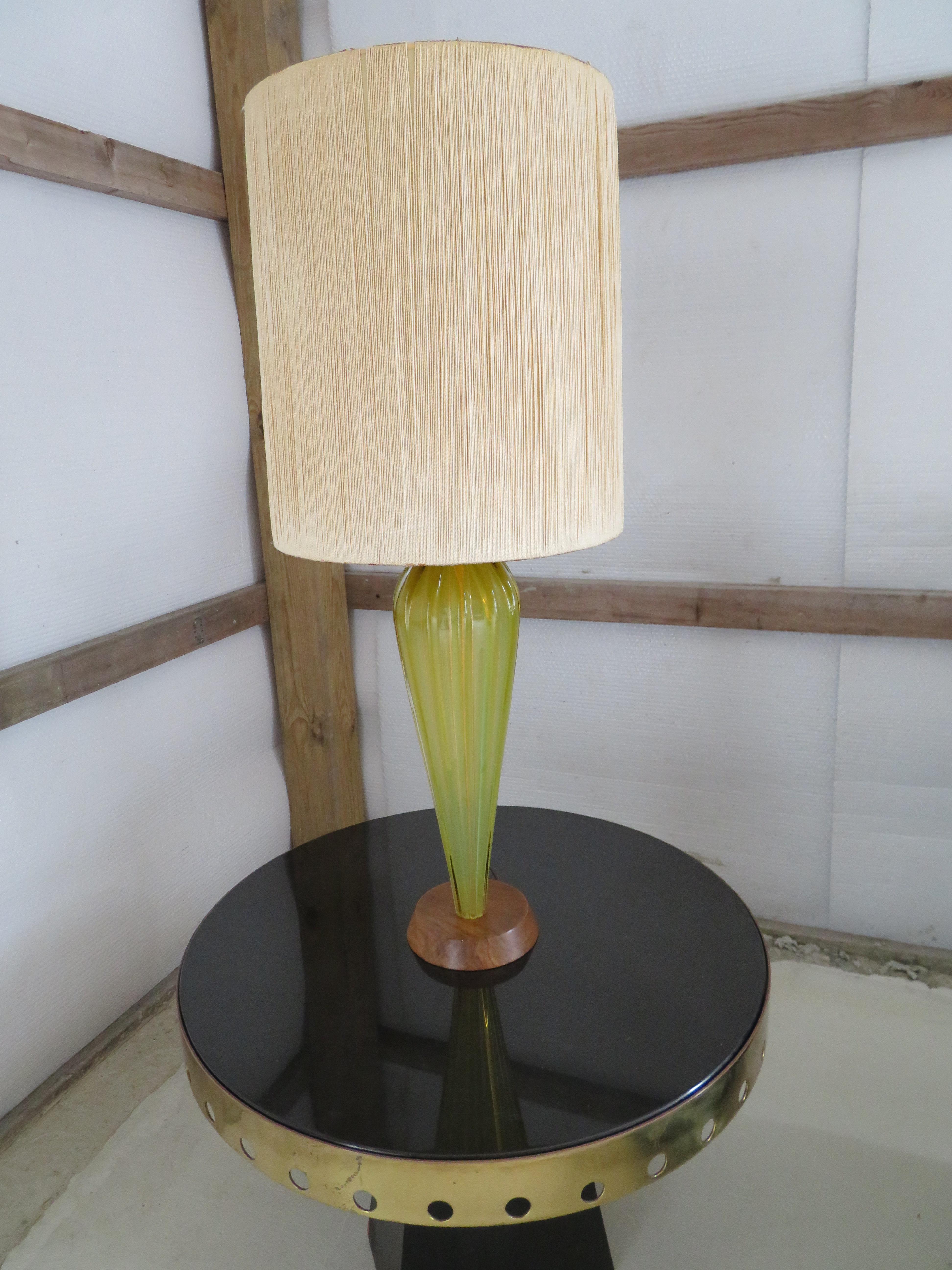 Stunning Alfredo Barbini Yellow Ribbed Murano Glass Table Lamp Gold Flecks For Sale 3