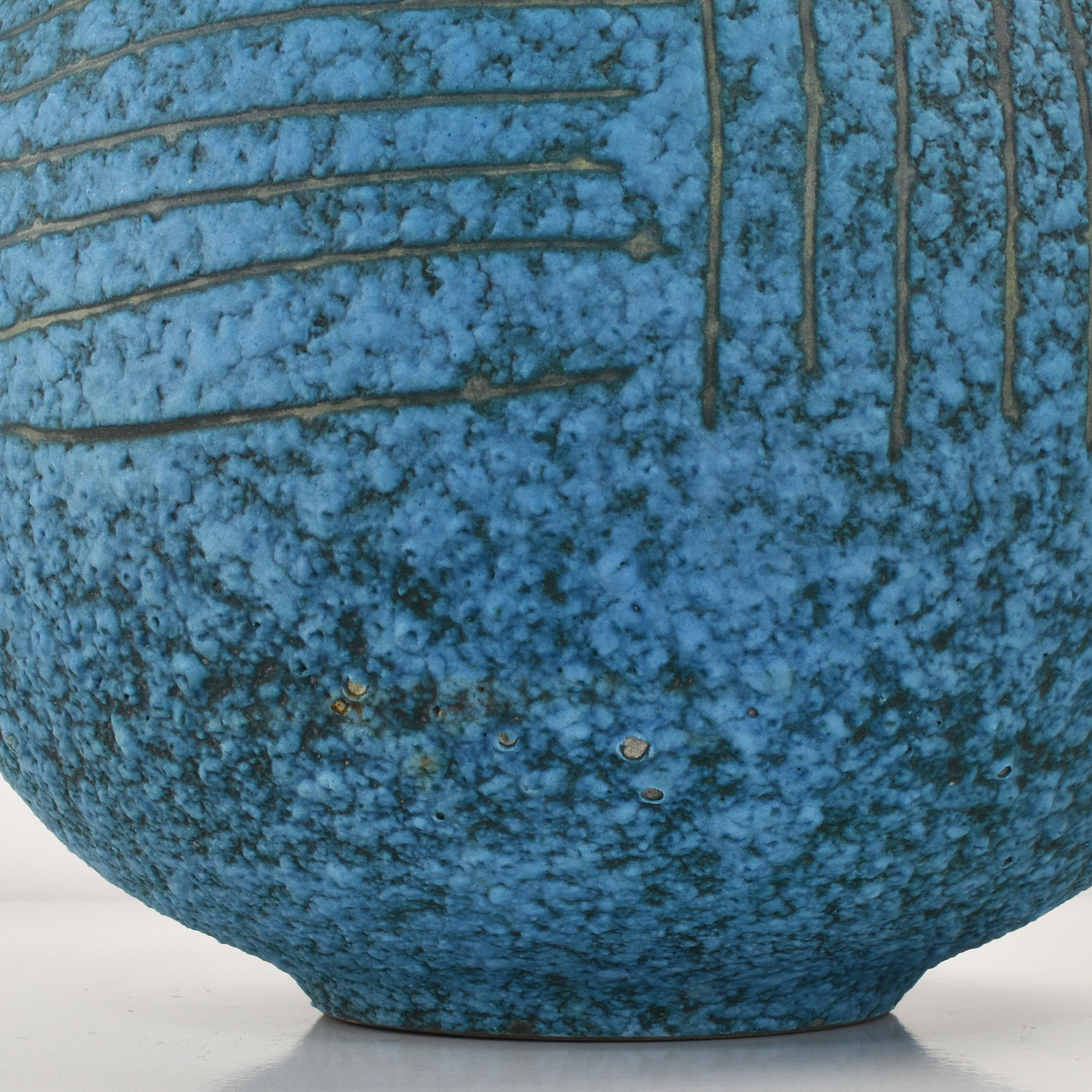 Glazed Stunning Alvino Bagni Sgaffito Vase Turquoise Fat Lava Pottery Vase Raymor For Sale