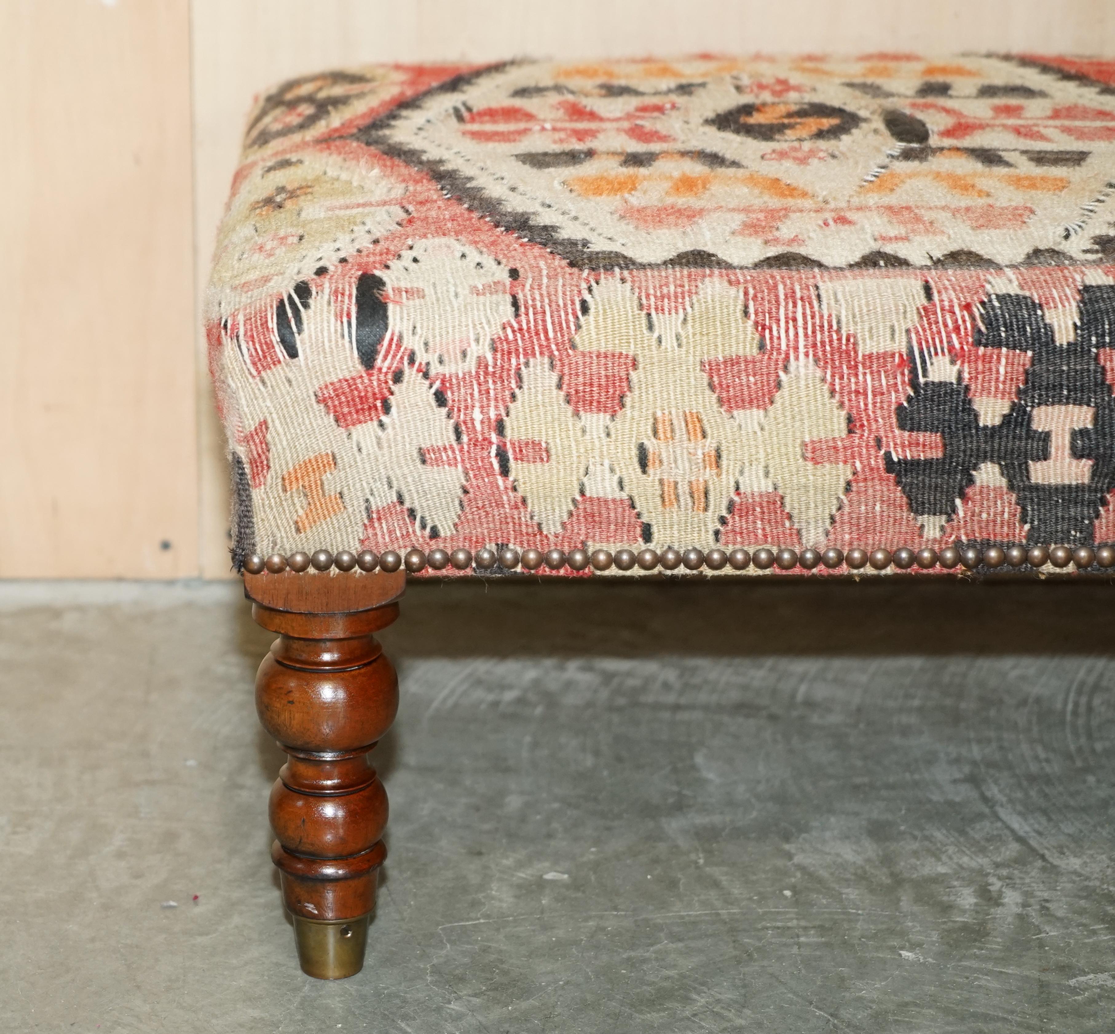 Anglais STUNNING AND COLLECTABLE ViNTAGE GEORGE SMITH CHELSEA KILIM FOOTSTOOL OTTOMAN