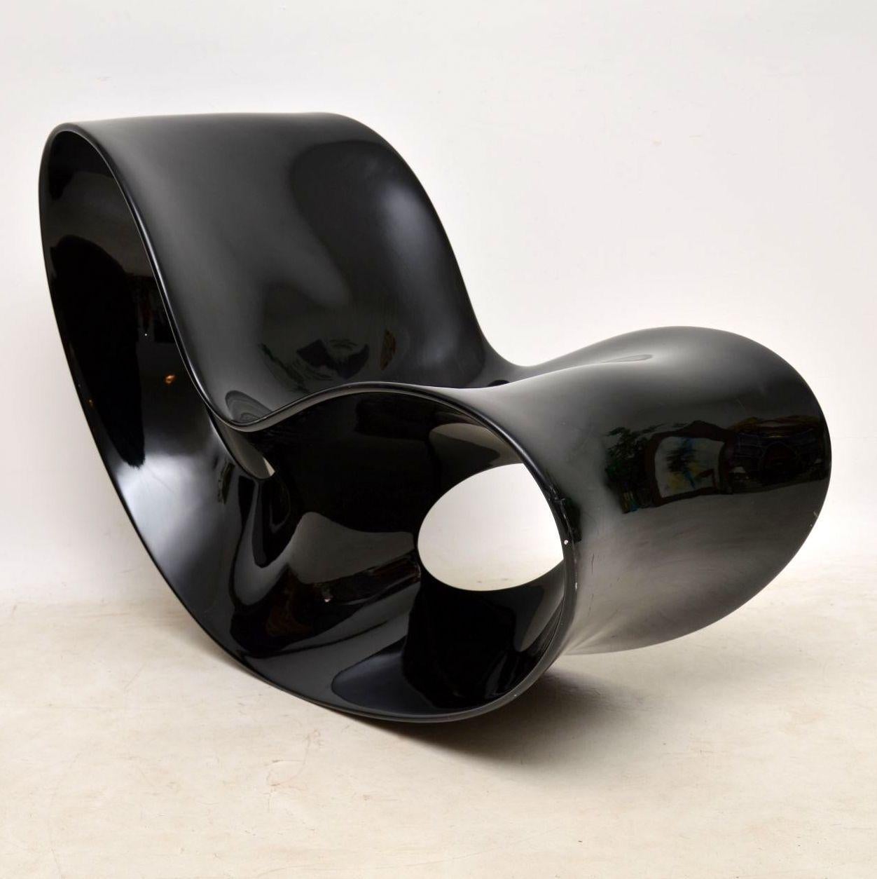 Italian Stunning and Iconic Design, This Is the ‘Voido’ Rocking Chair in a Black Glos