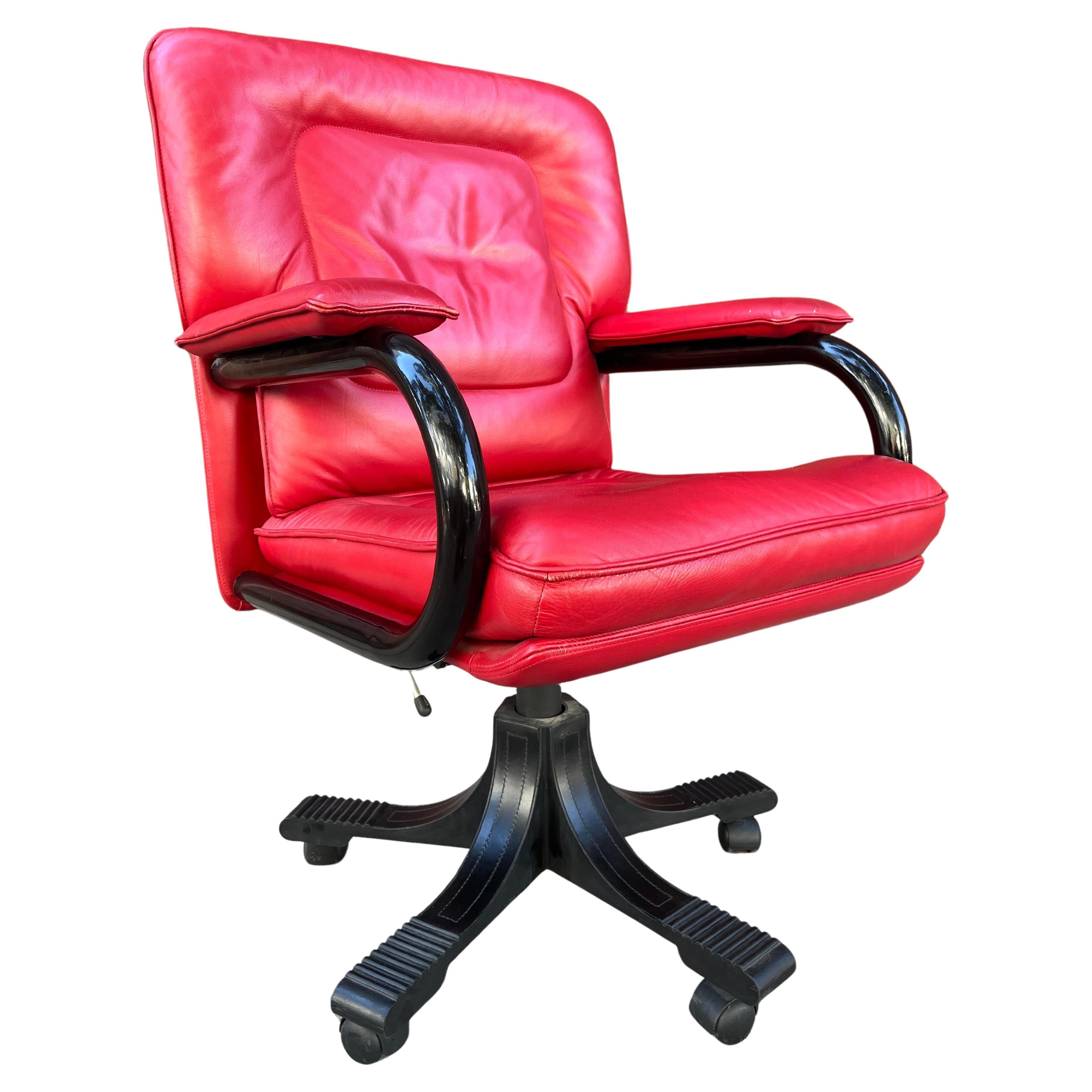 Stunning and luxurious Pace leather Executive Chair For Sale