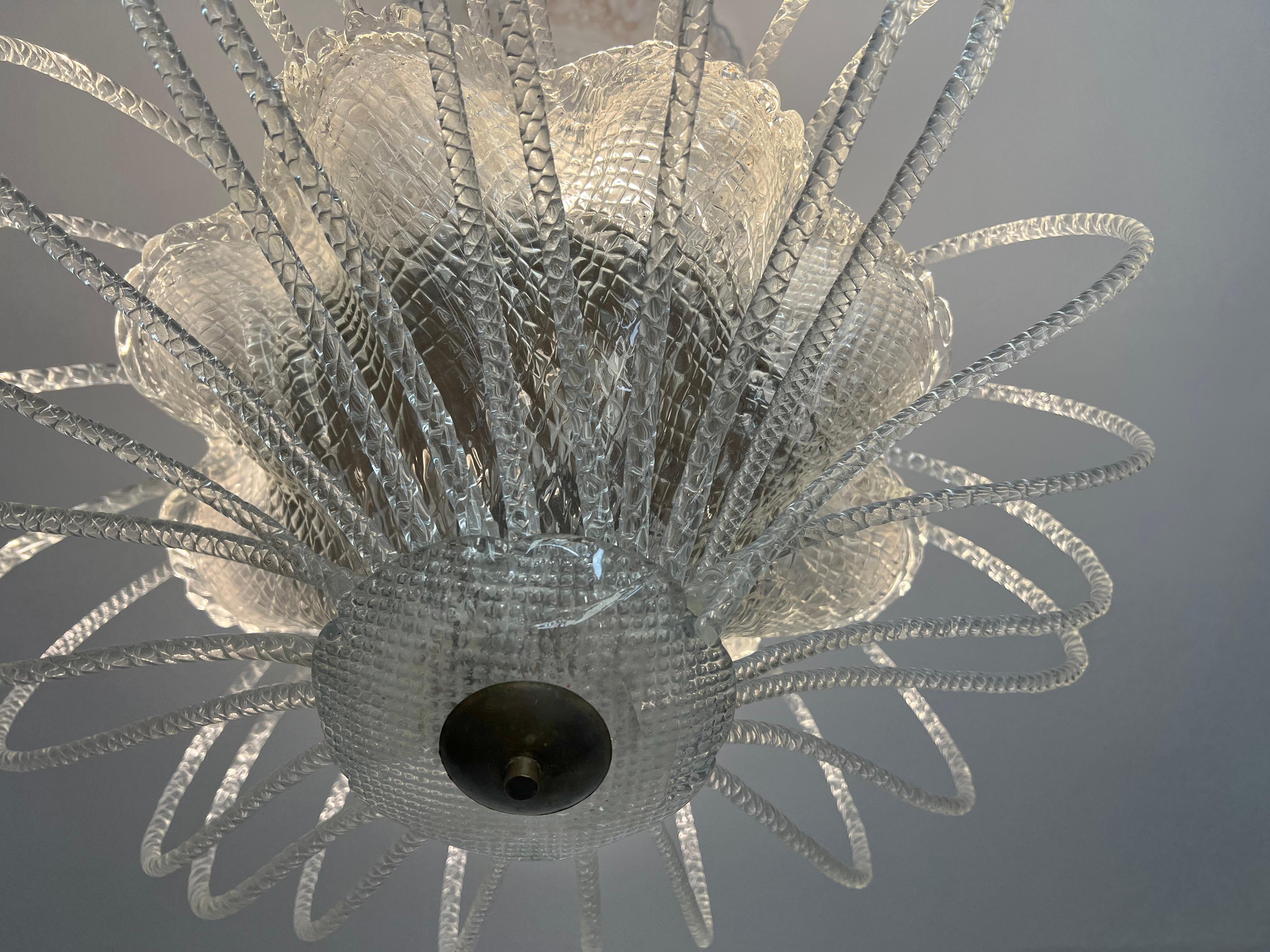 Mid-20th Century Stunning and Original Chandelier by Barovier & Toso, Murano, 1940s For Sale