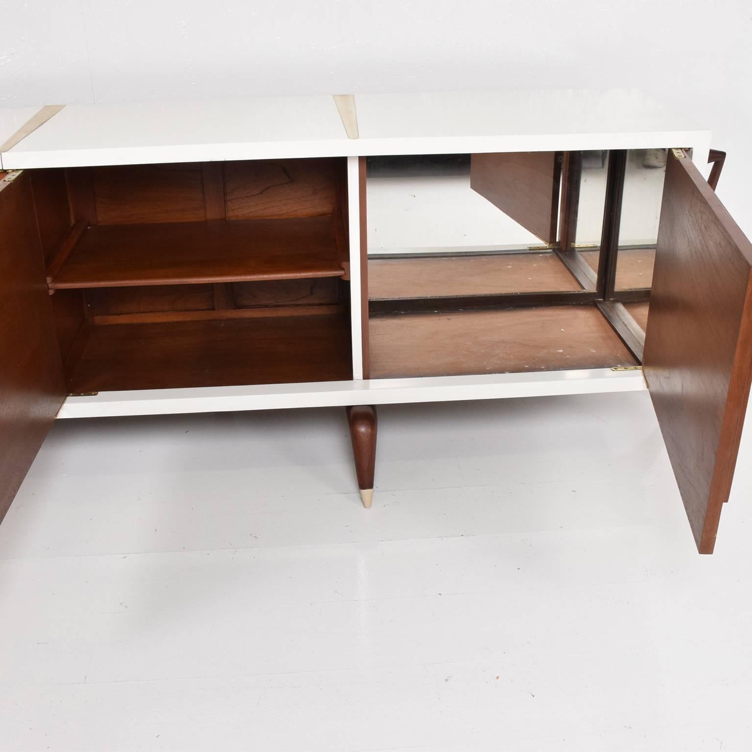 Stunning and Rare Mid-Century Modernist Custom Credenza, Mexico, 1950s 7