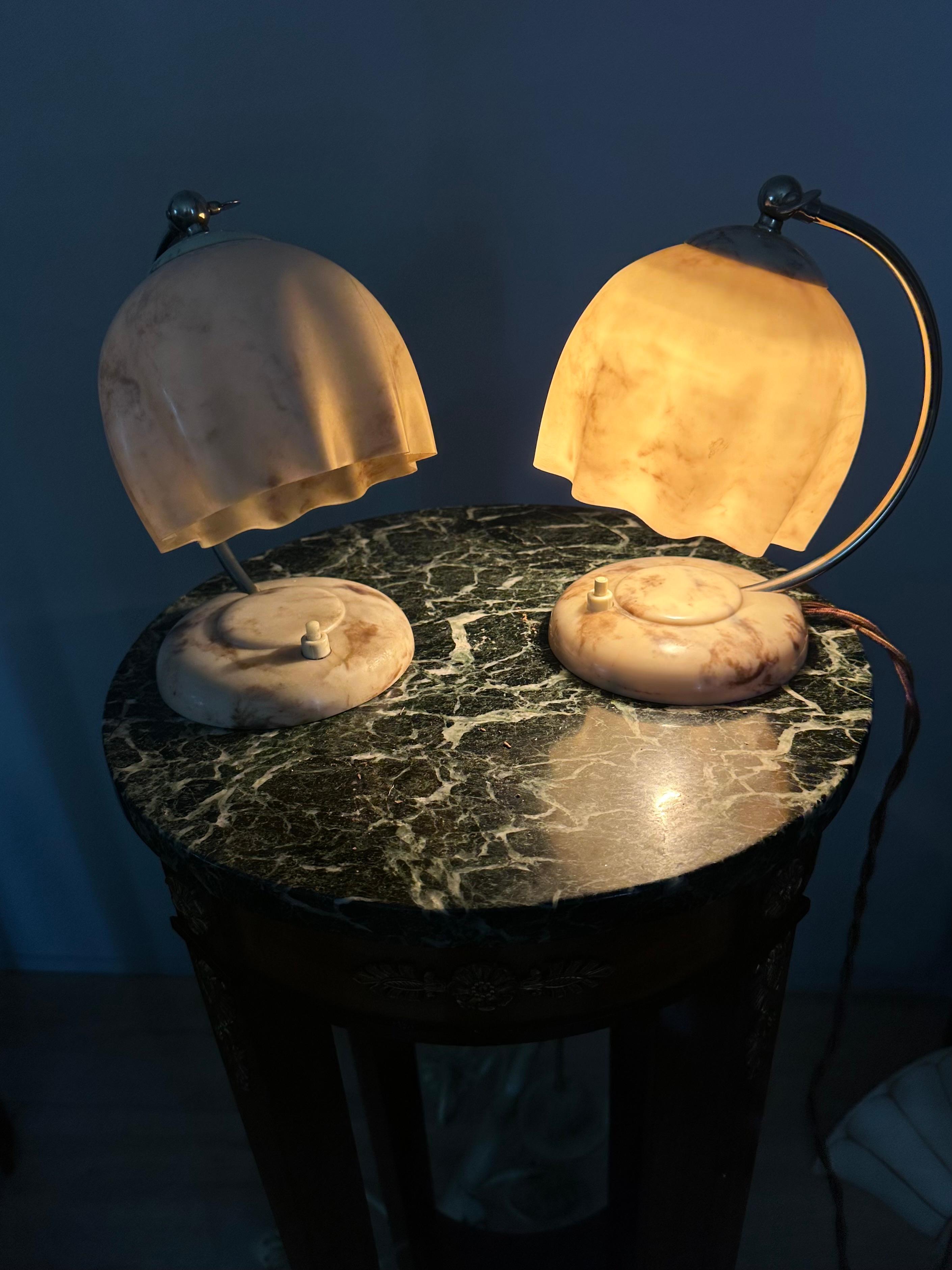 Atemberaubendes und seltenes Paar Art Deco Tisch- oder Nachttischlampen aus Bakelit aus den 1930er Jahren im Angebot 5