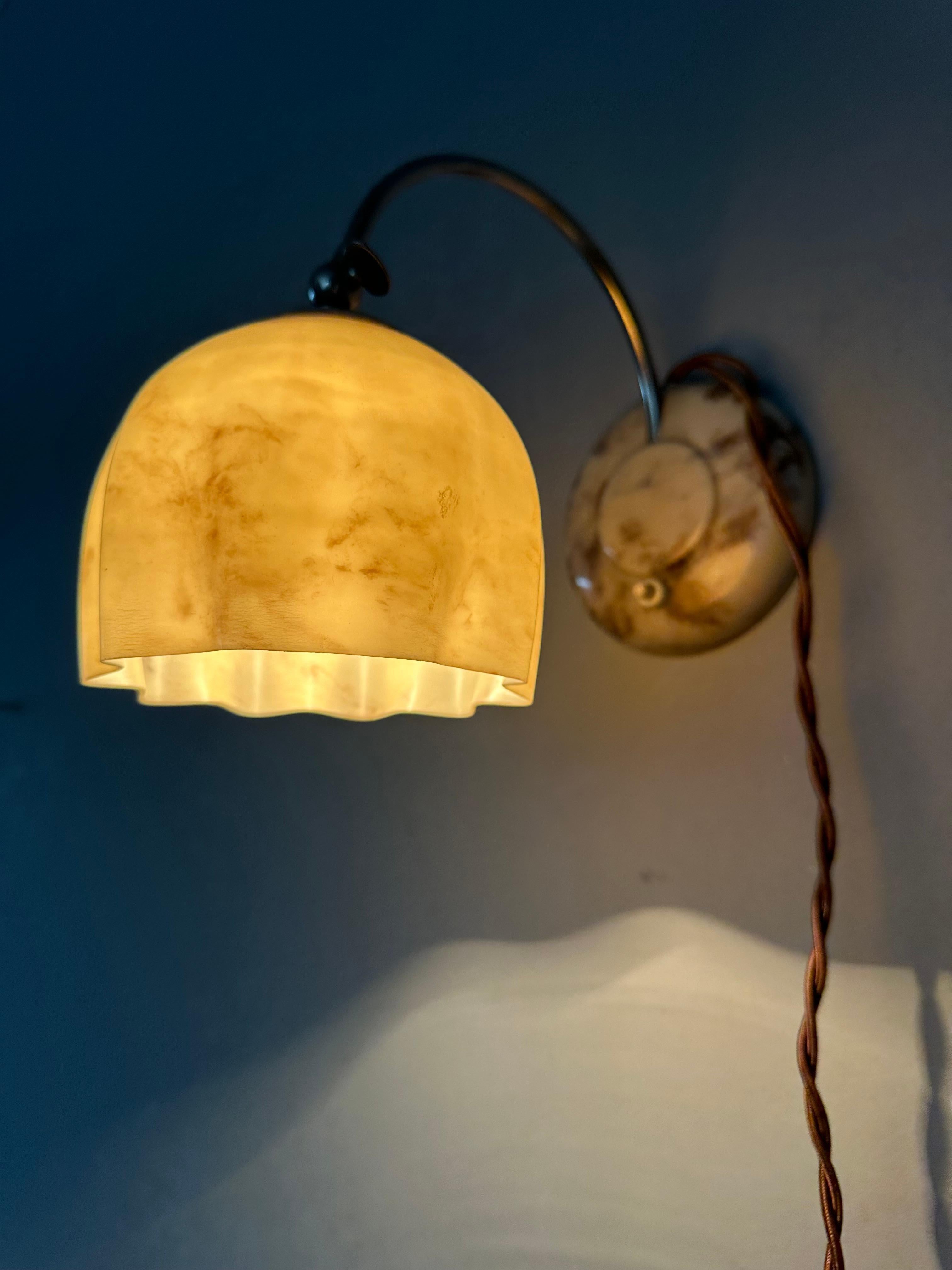 Atemberaubendes und seltenes Paar Art Deco Tisch- oder Nachttischlampen aus Bakelit aus den 1930er Jahren im Angebot 7